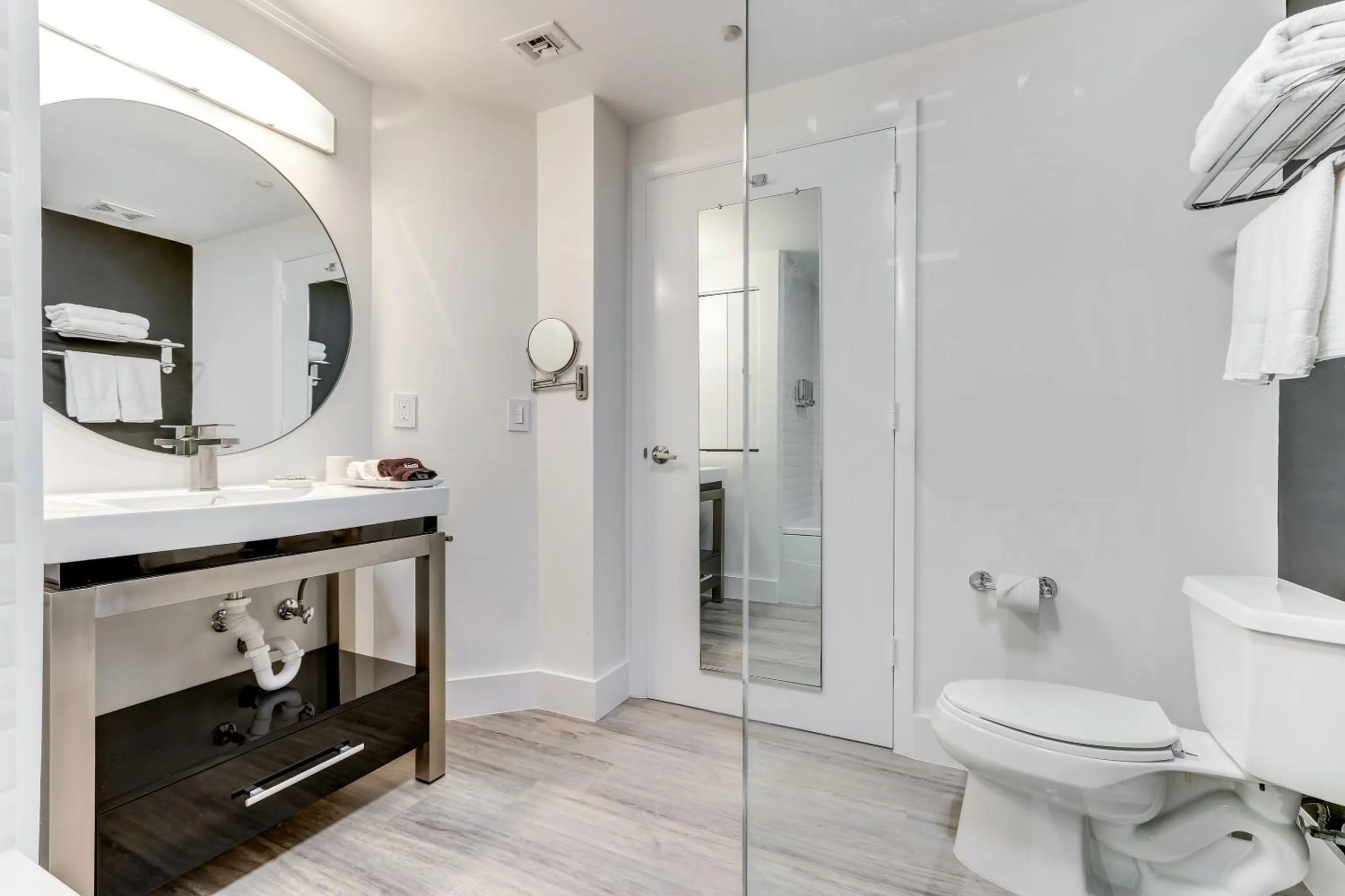 Bathroom in iCoconutGrove - Luxurious Vacation Rentals in Coconut Grove