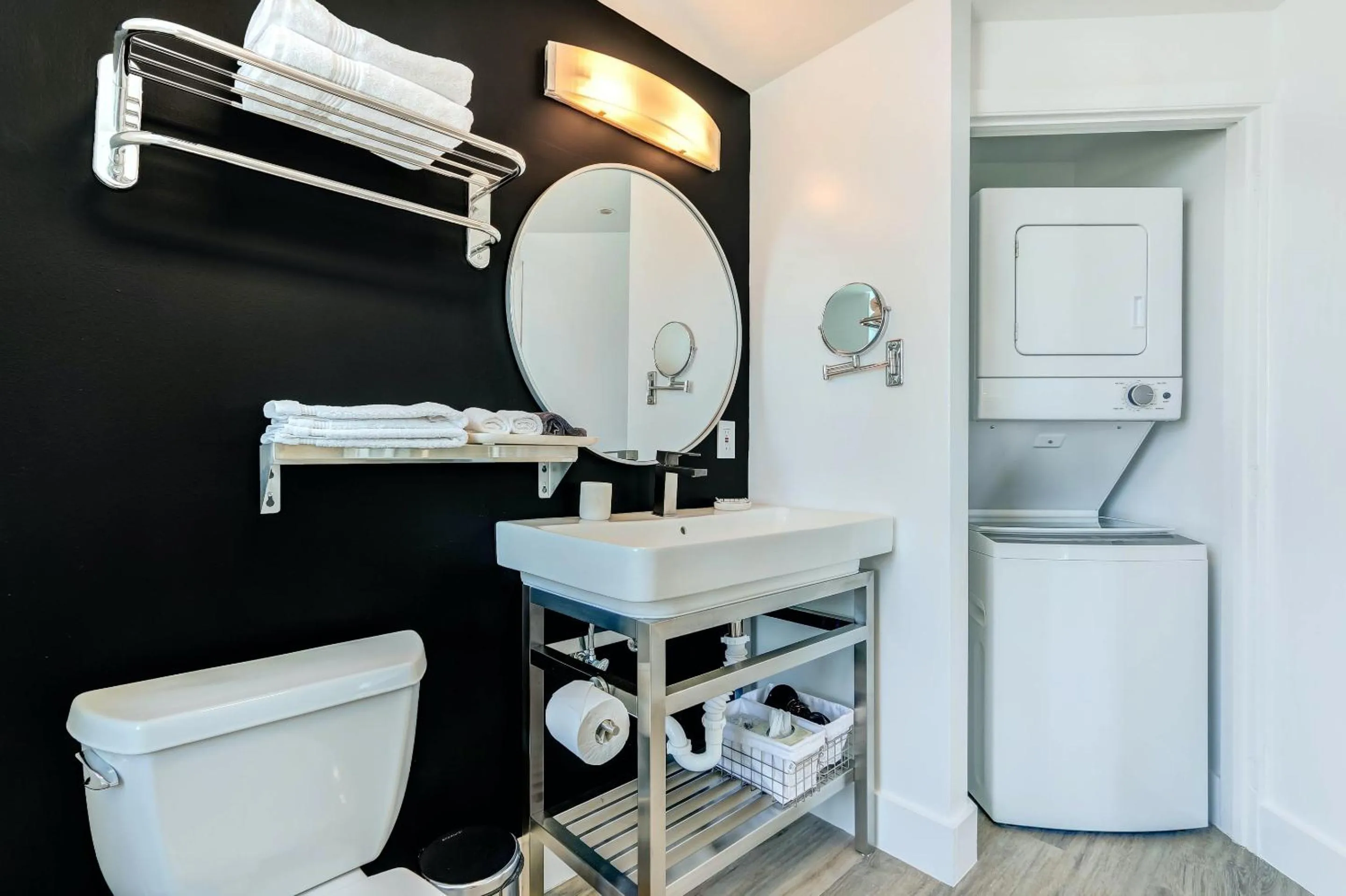 Bathroom in iCoconutGrove - Luxurious Vacation Rentals in Coconut Grove