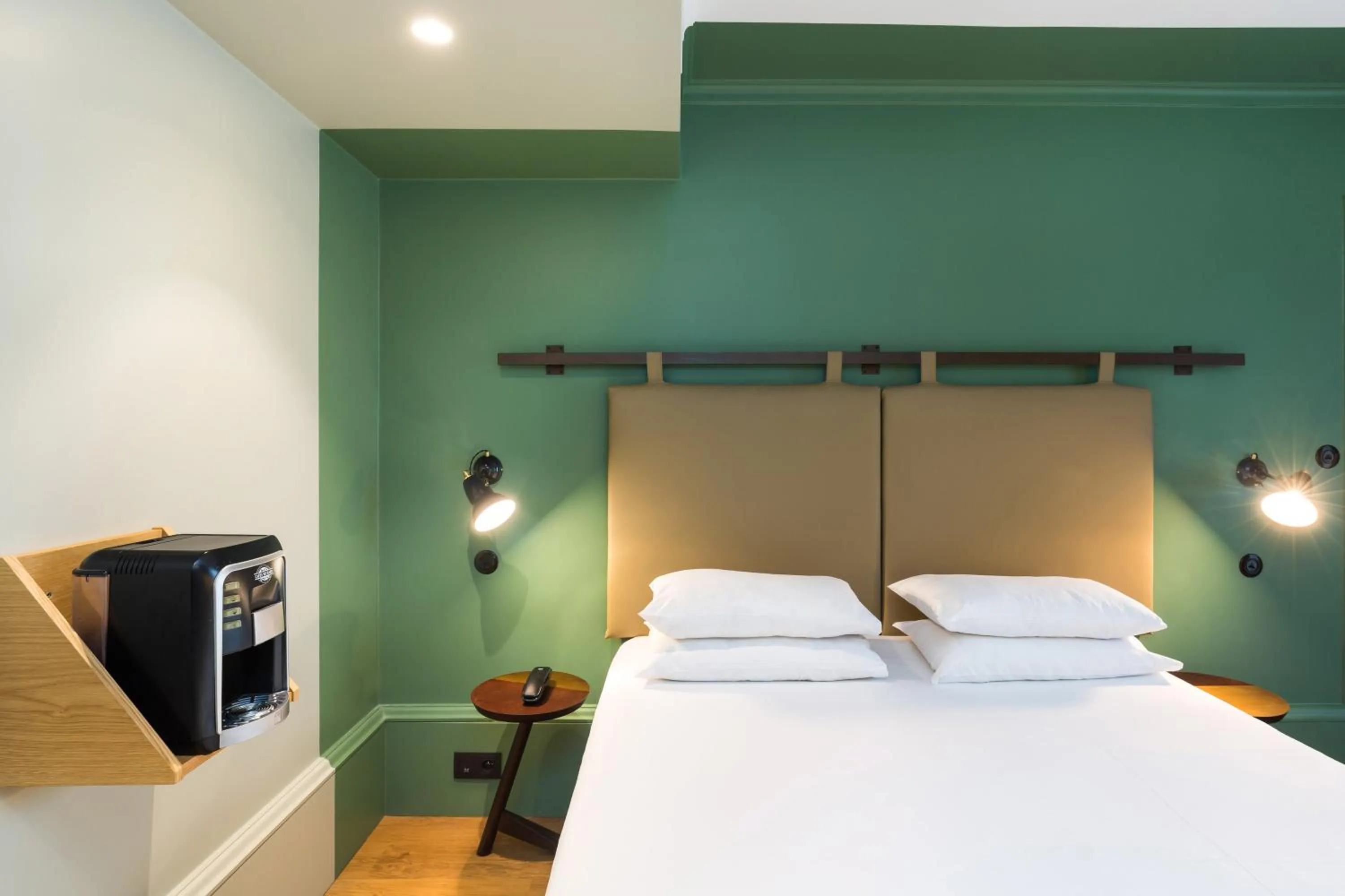 Bedroom, Bed in Hôtel Silky by HappyCulture