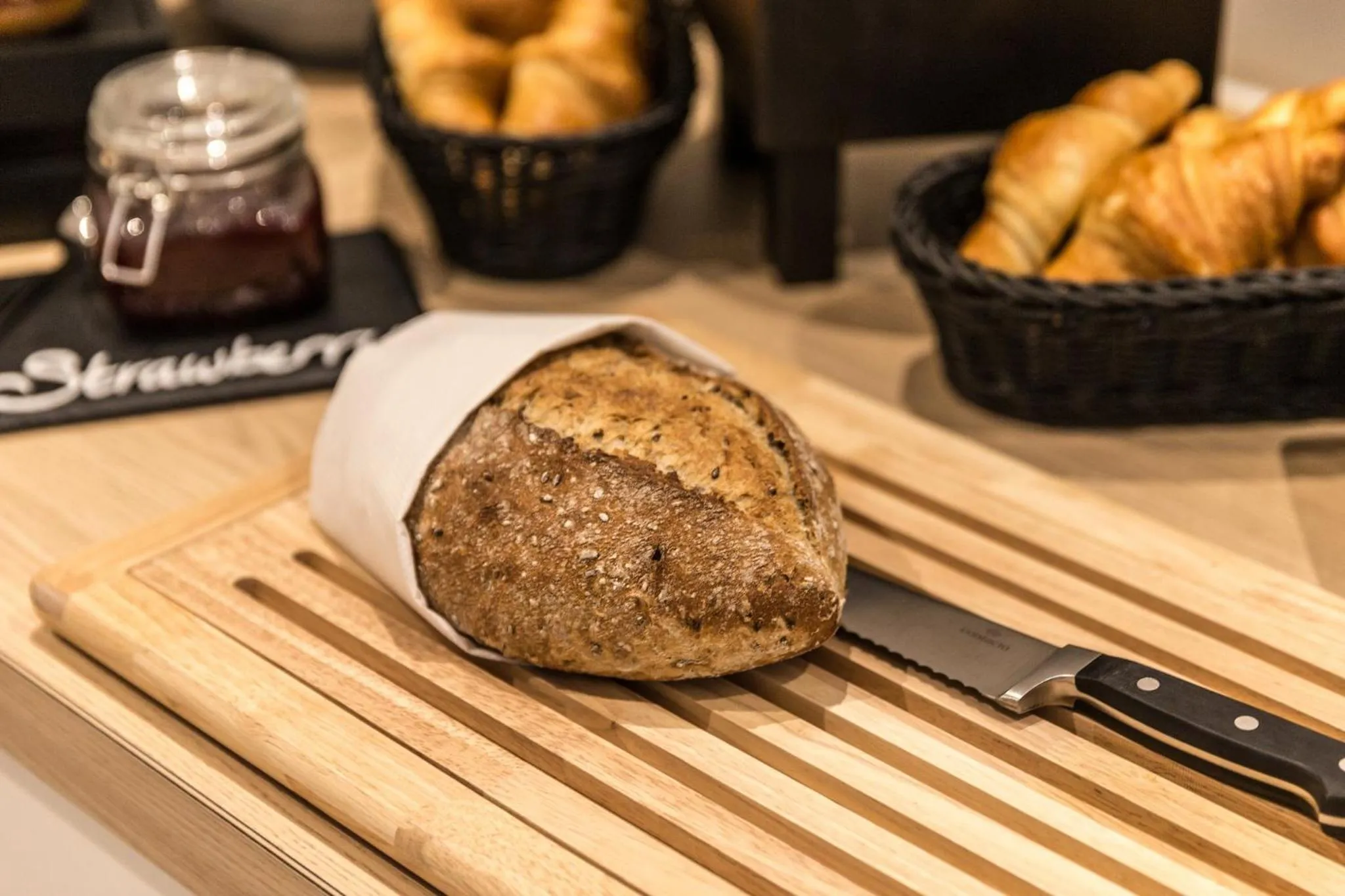 Restaurant/places to eat in Holiday Inn - the niu, Dairy Haarlem