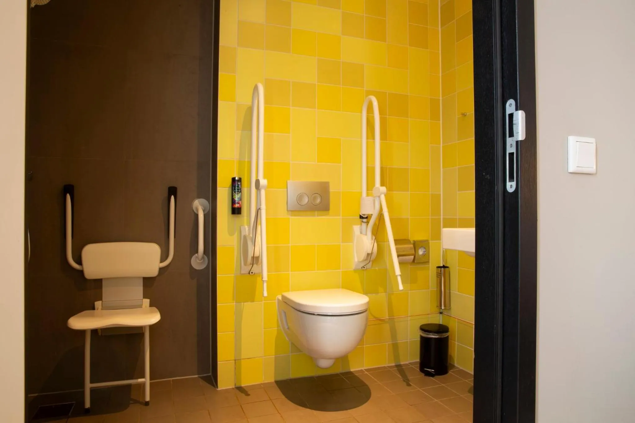 Bathroom in Holiday Inn - the niu, Dairy Haarlem