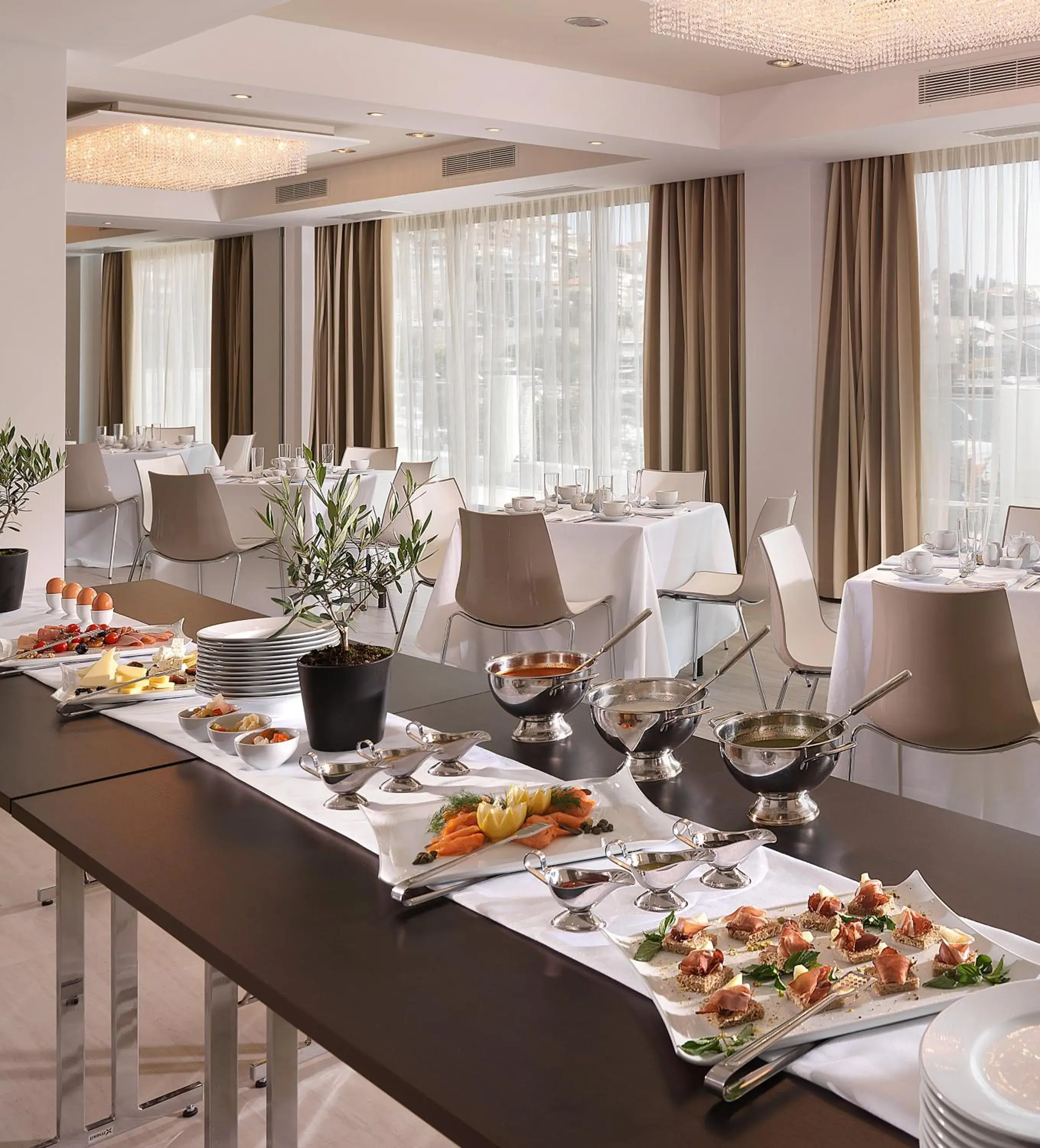 Restaurant/places to eat in Airotel Galaxy Restaurant/places to eat in Airotel Galaxy