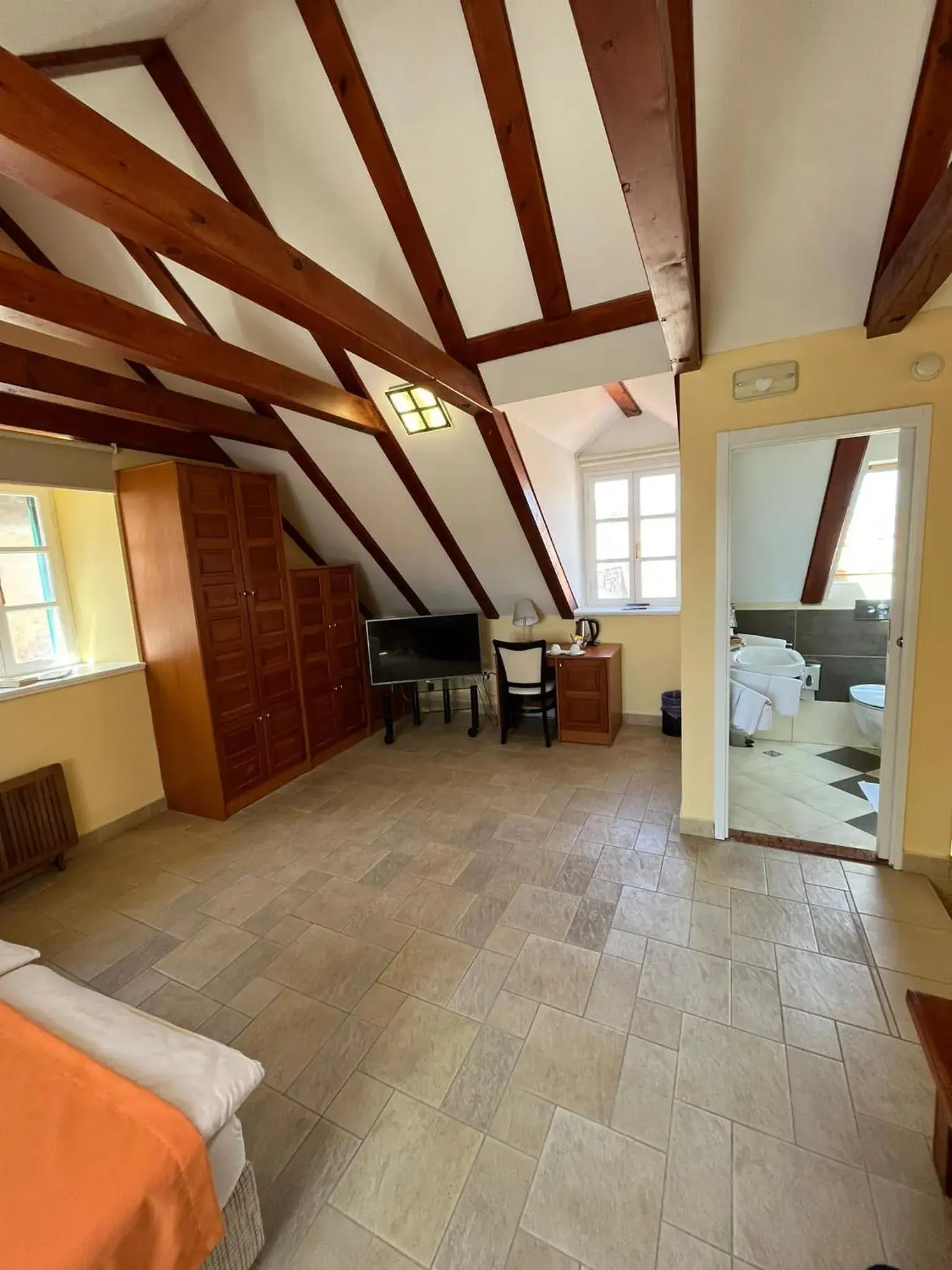 Bed in Rooms Toni Palace Bed in Rooms Toni Palace