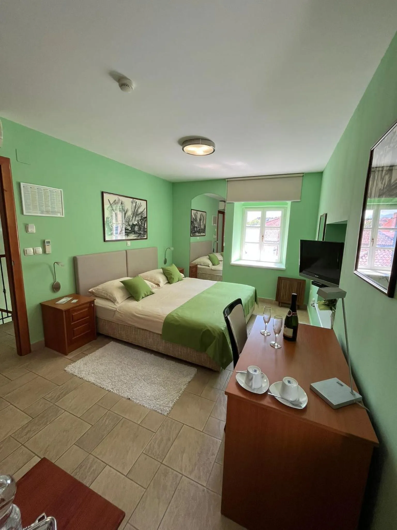 Bed in Rooms Toni Palace