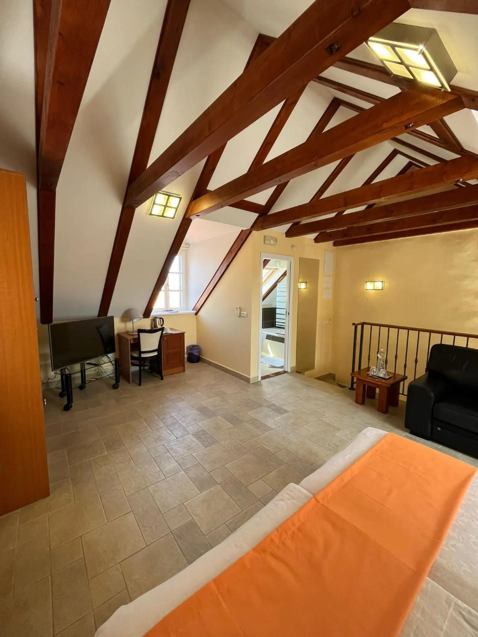 Bed in Rooms Toni Palace