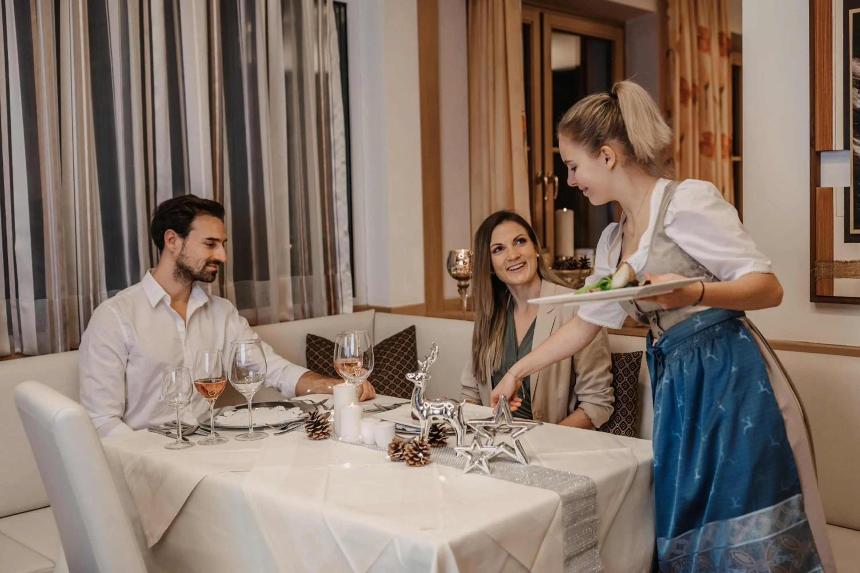 Restaurant/places to eat in Relax- & Wanderhotel Poppengut