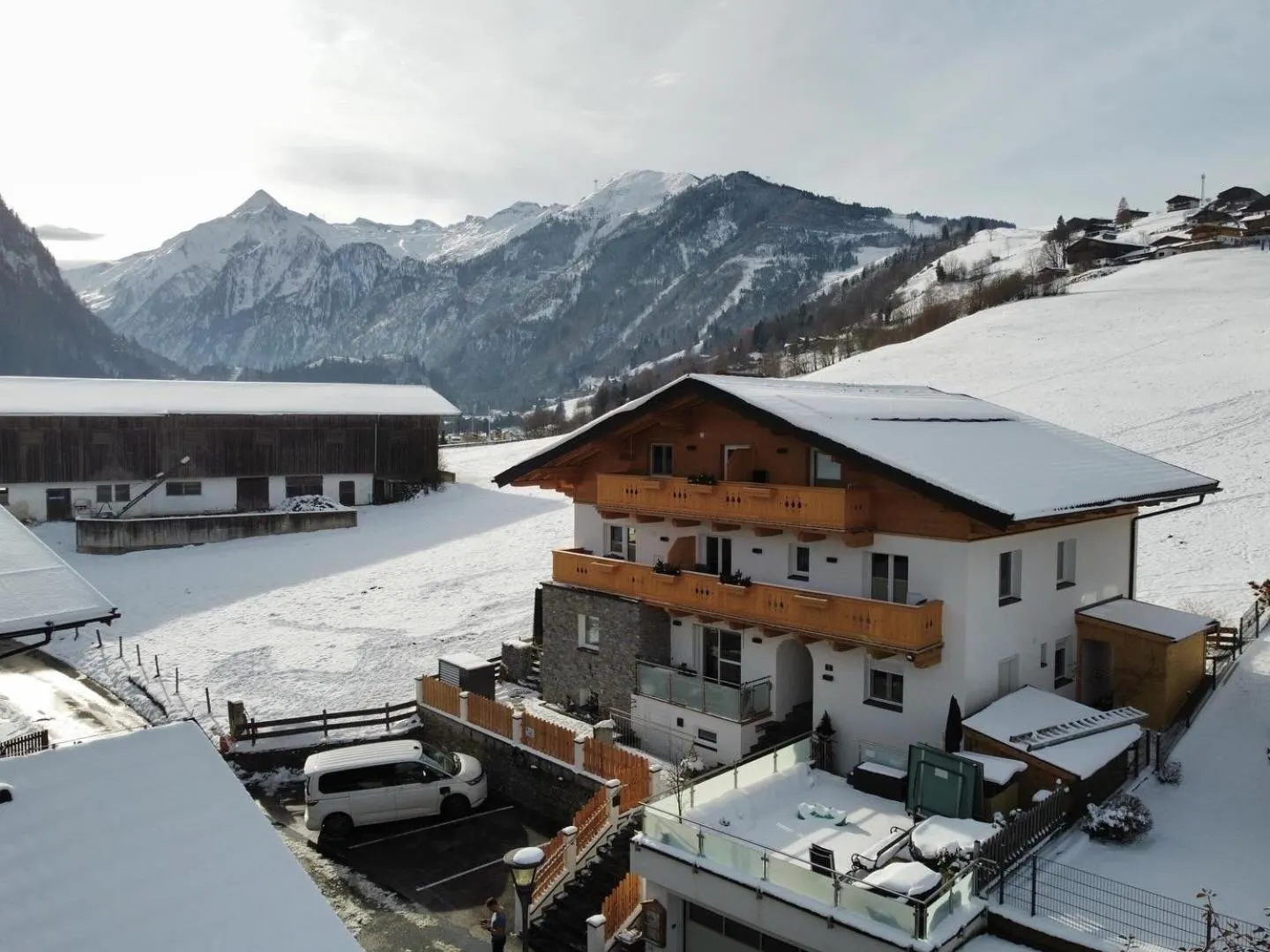 Appartements Bergfried - Ski In Ski Out bis ca Mitte oder Ende März, inklusive Sommerkarte, zentral mit Ausblick über Kaprun