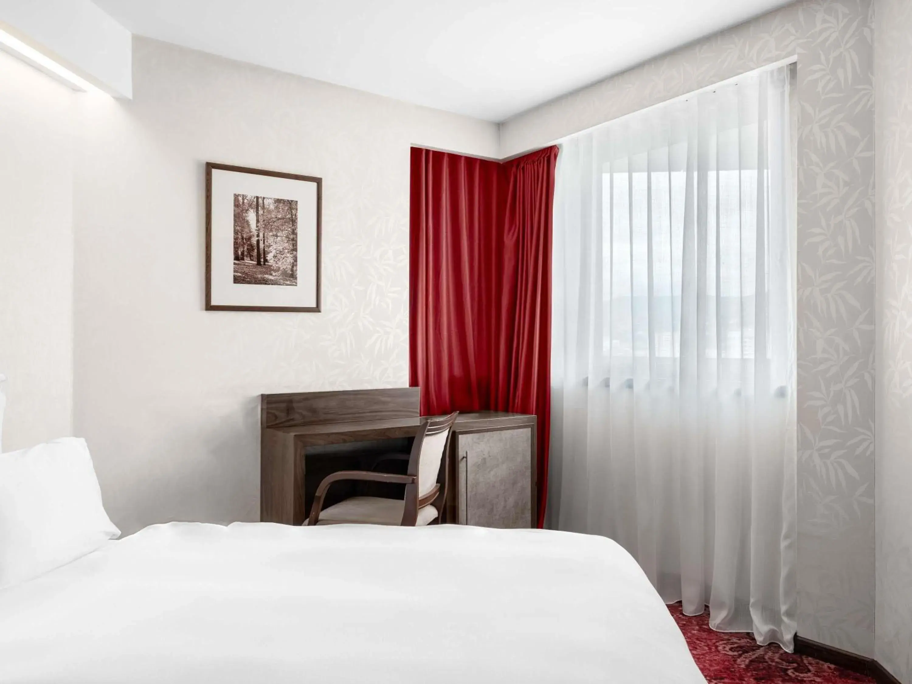 Bedroom, Bed in Movenpick hotel Sarajevo Bedroom, Bed in Movenpick hotel Sarajevo