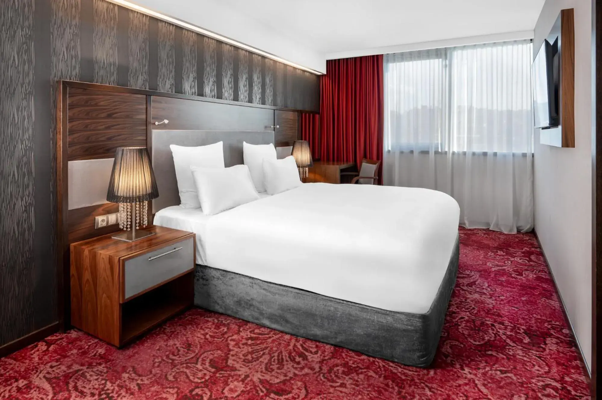 Deluxe King Suite with Sofa - single occupancy in Movenpick hotel Sarajevo Deluxe King Suite with Sofa - single occupancy in Movenpick hotel Sarajevo