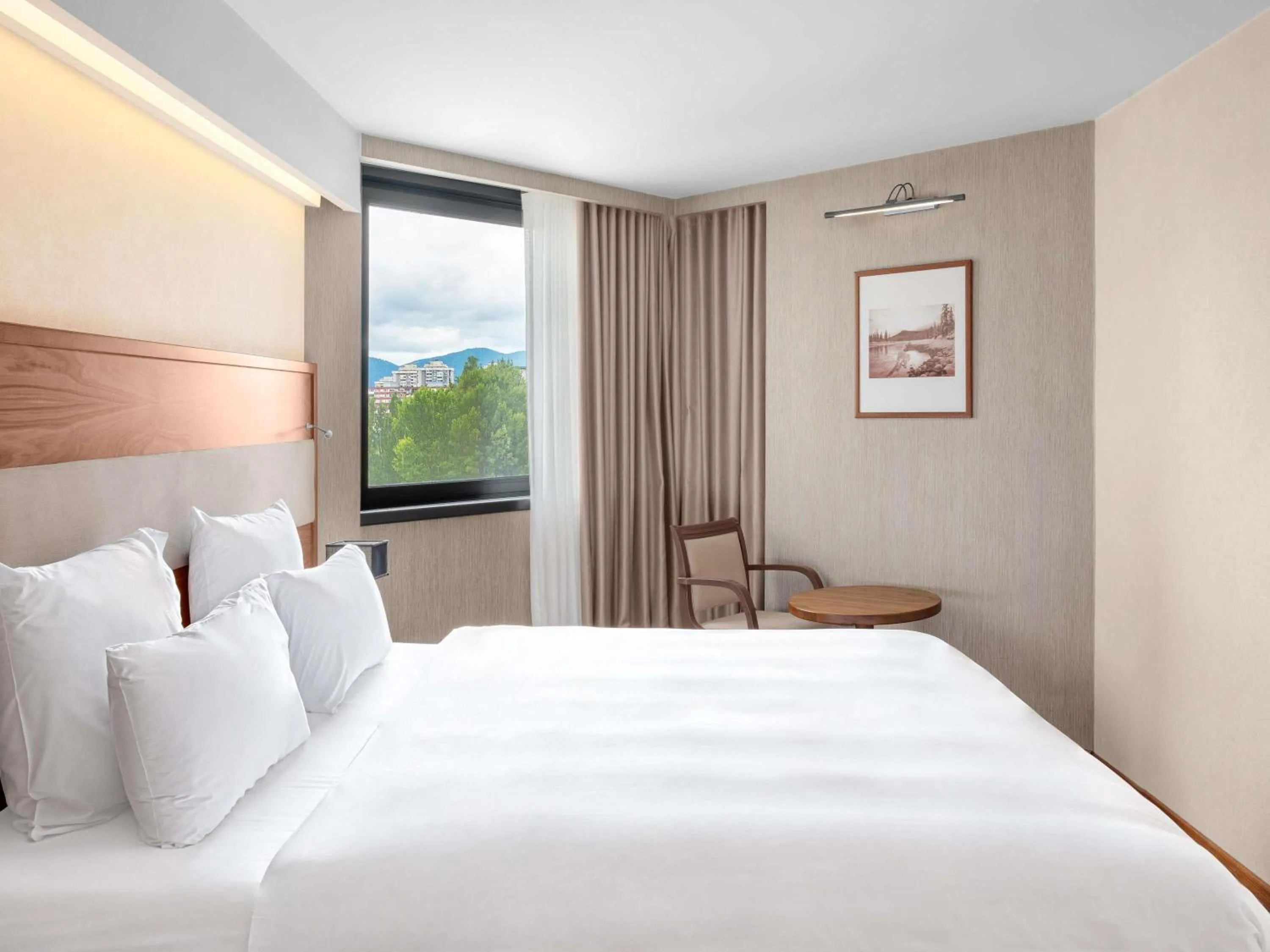 Bedroom, Bed in Movenpick hotel Sarajevo