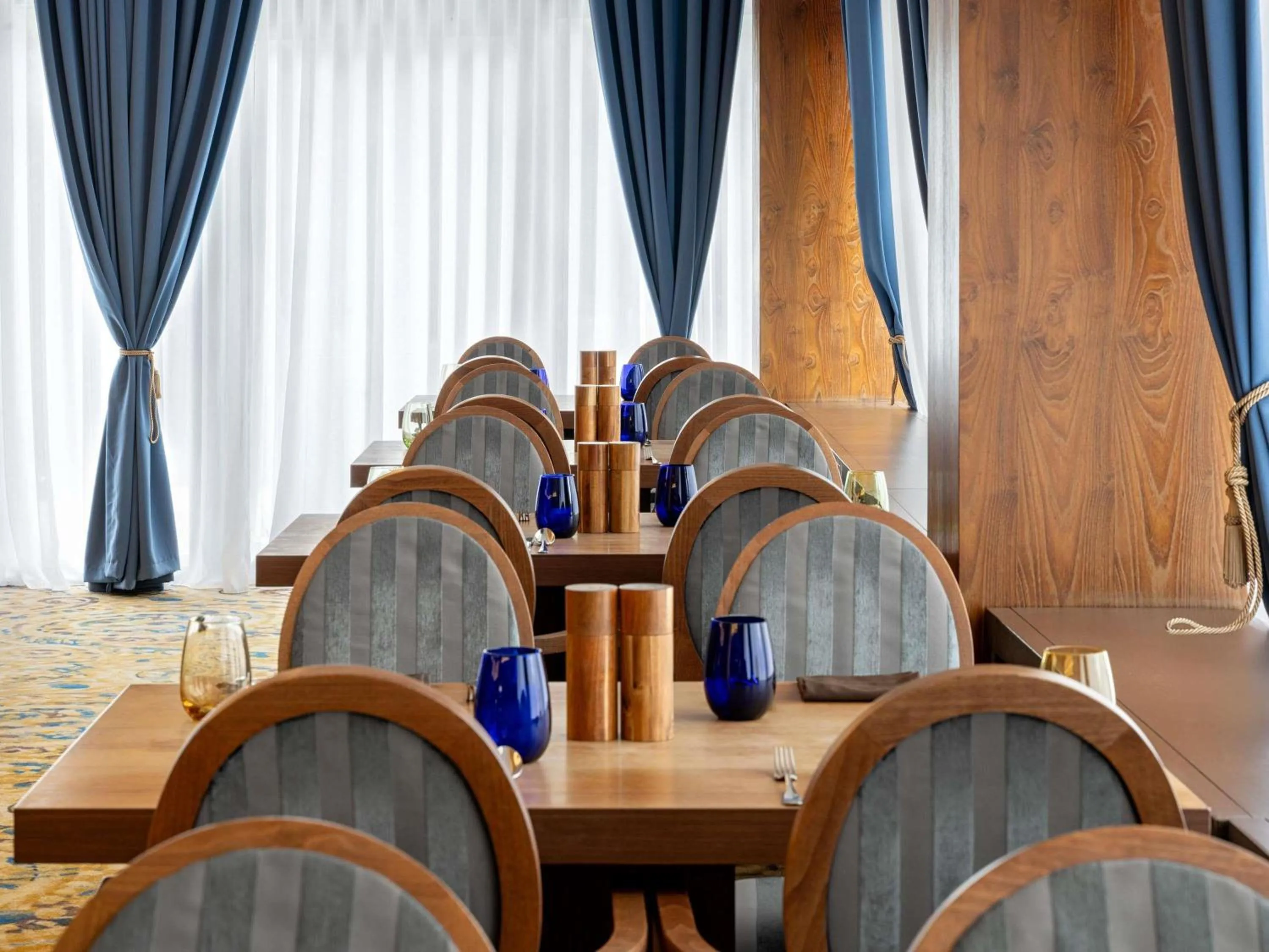 Restaurant/places to eat in Movenpick hotel Sarajevo