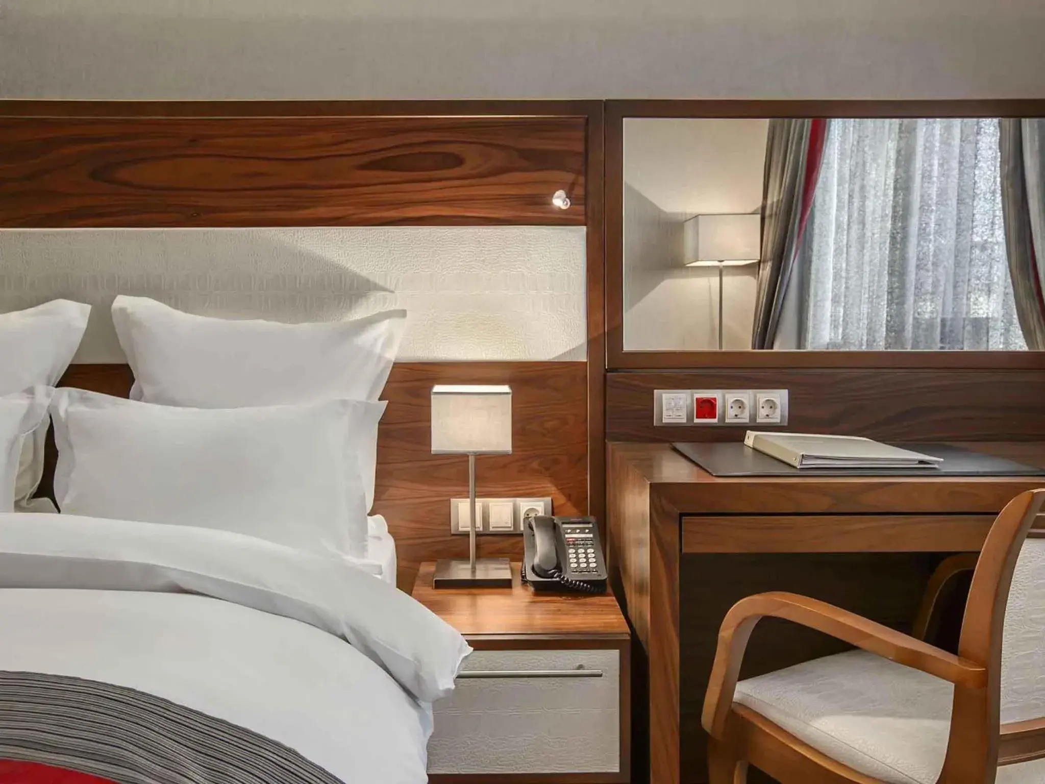 Bedroom, Bed in Movenpick hotel Sarajevo Bedroom, Bed in Movenpick hotel Sarajevo