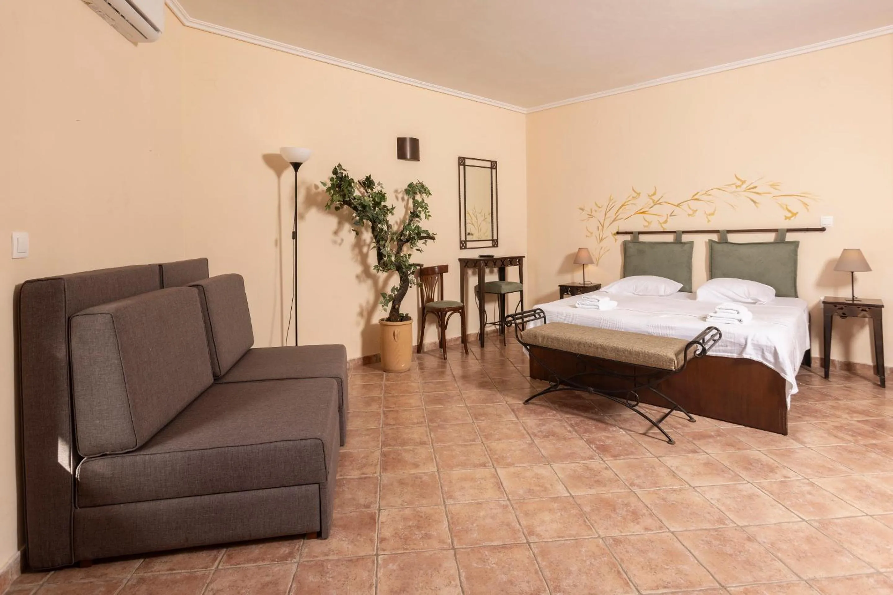 Bed in Ammon Garden Hotel