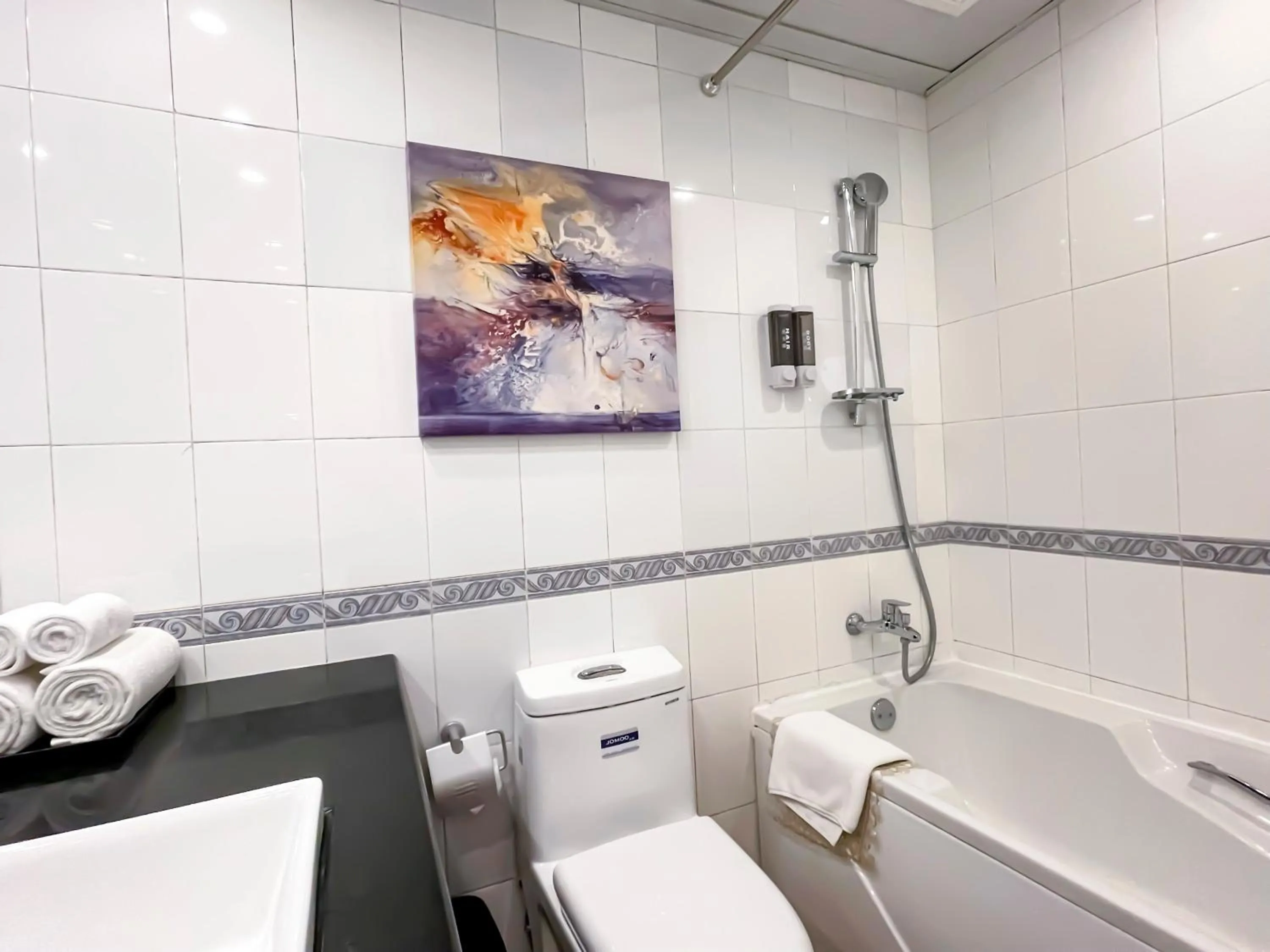 Deluxe Twin Room in Magnificent International Hotel