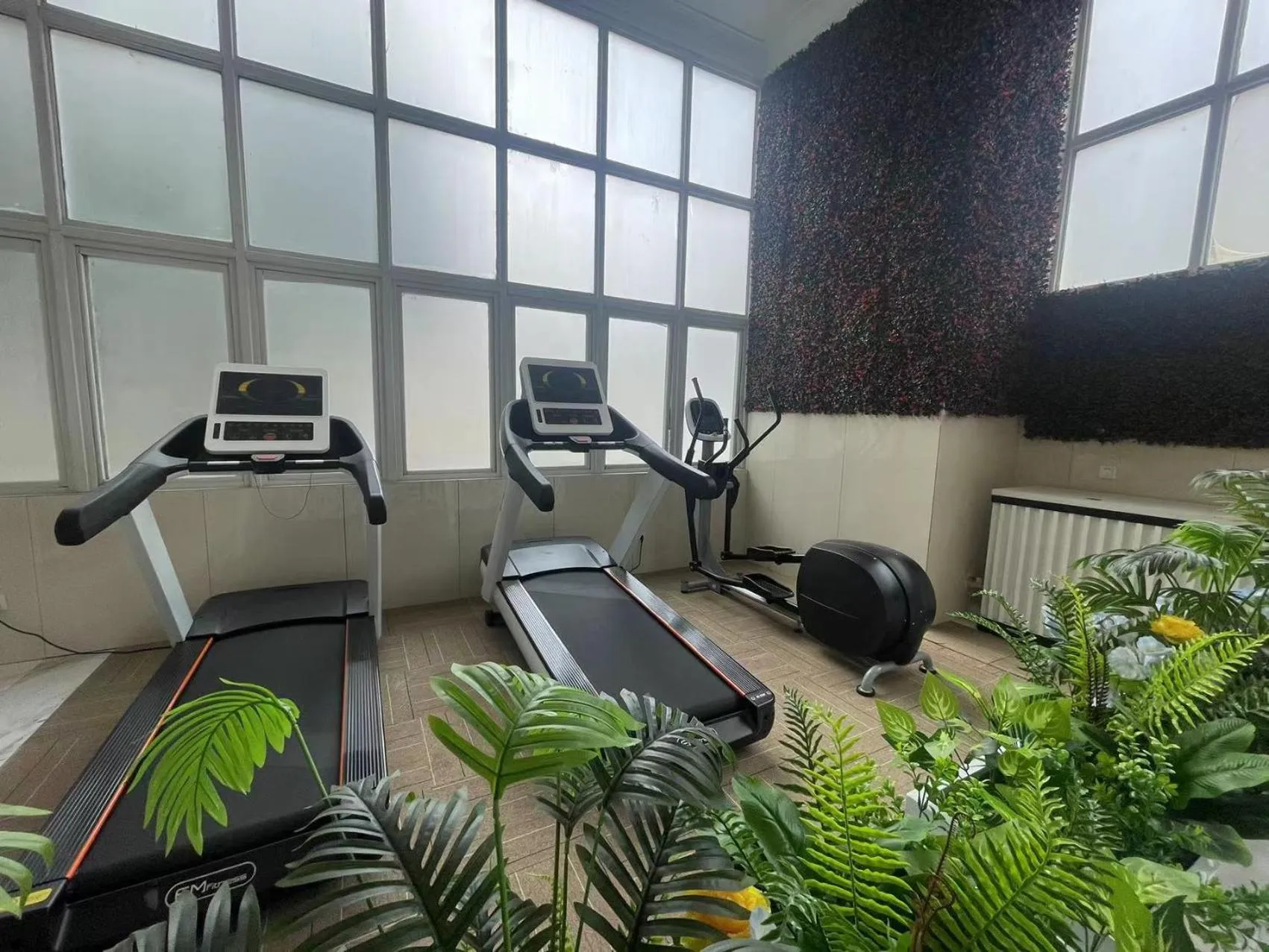 Fitness centre/facilities in Magnificent International Hotel
