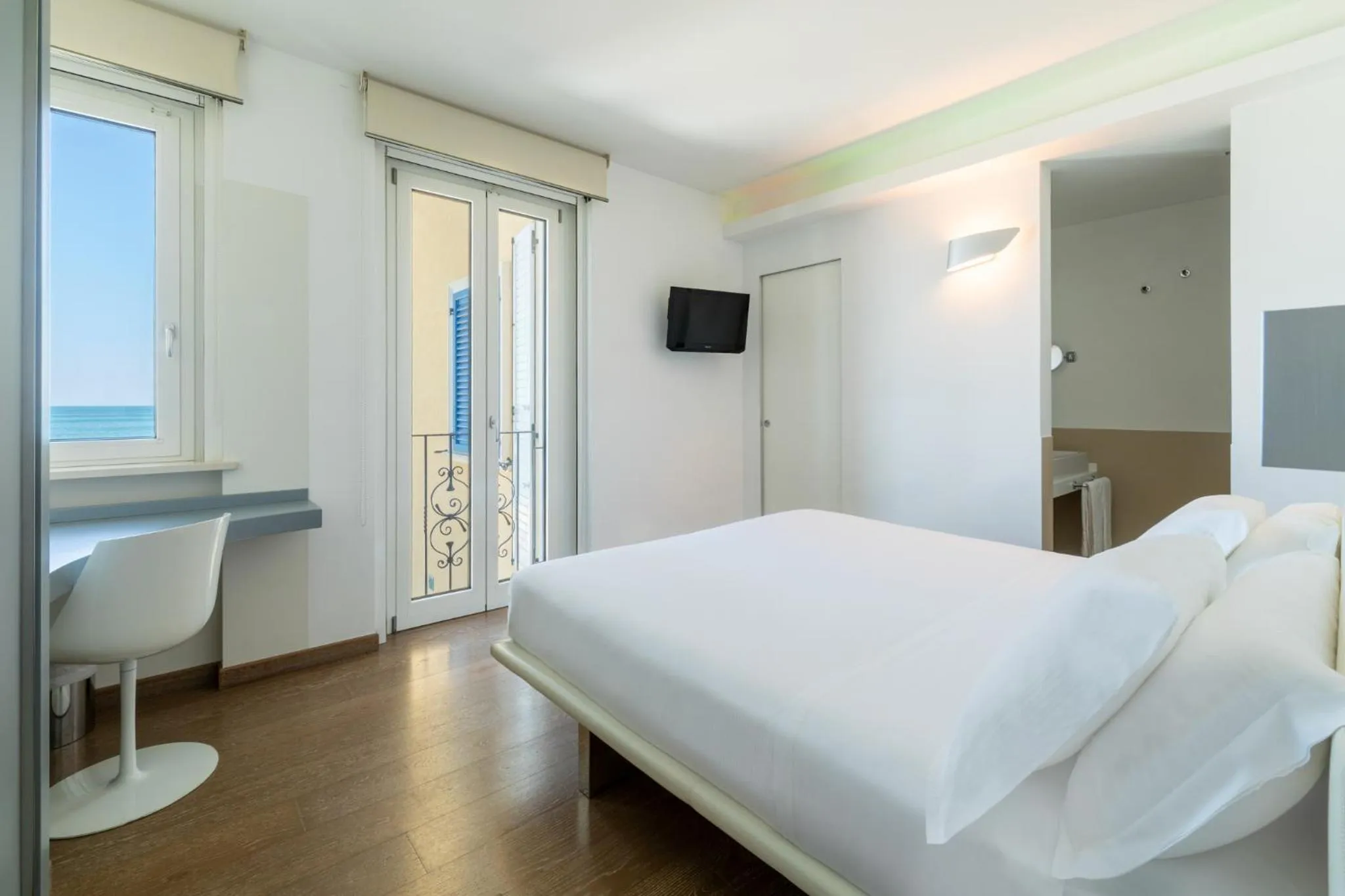 Sea view, Bed in Life Hotel Seaview & Spa