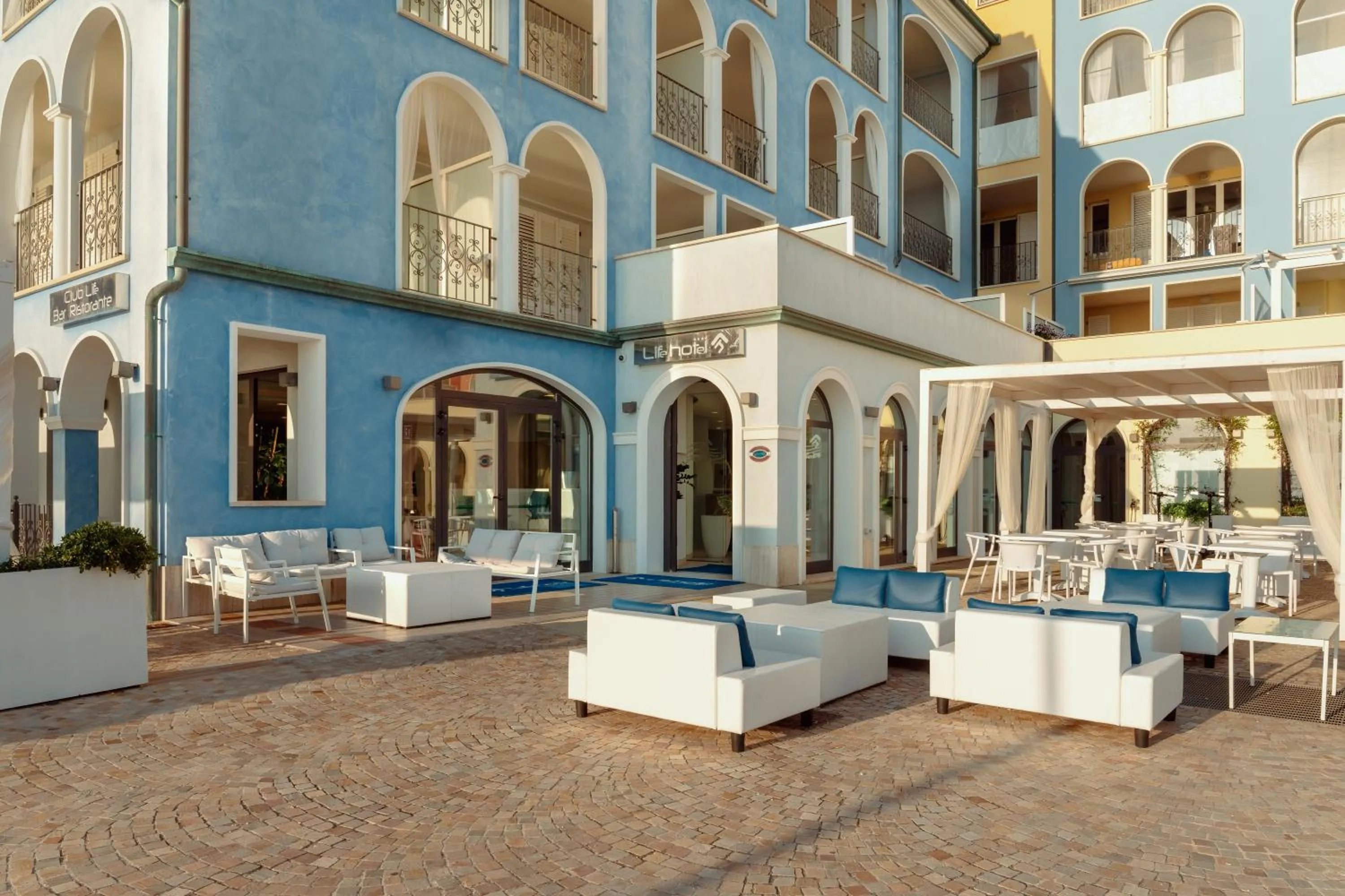 Property building in Life Hotel Seaview & Spa