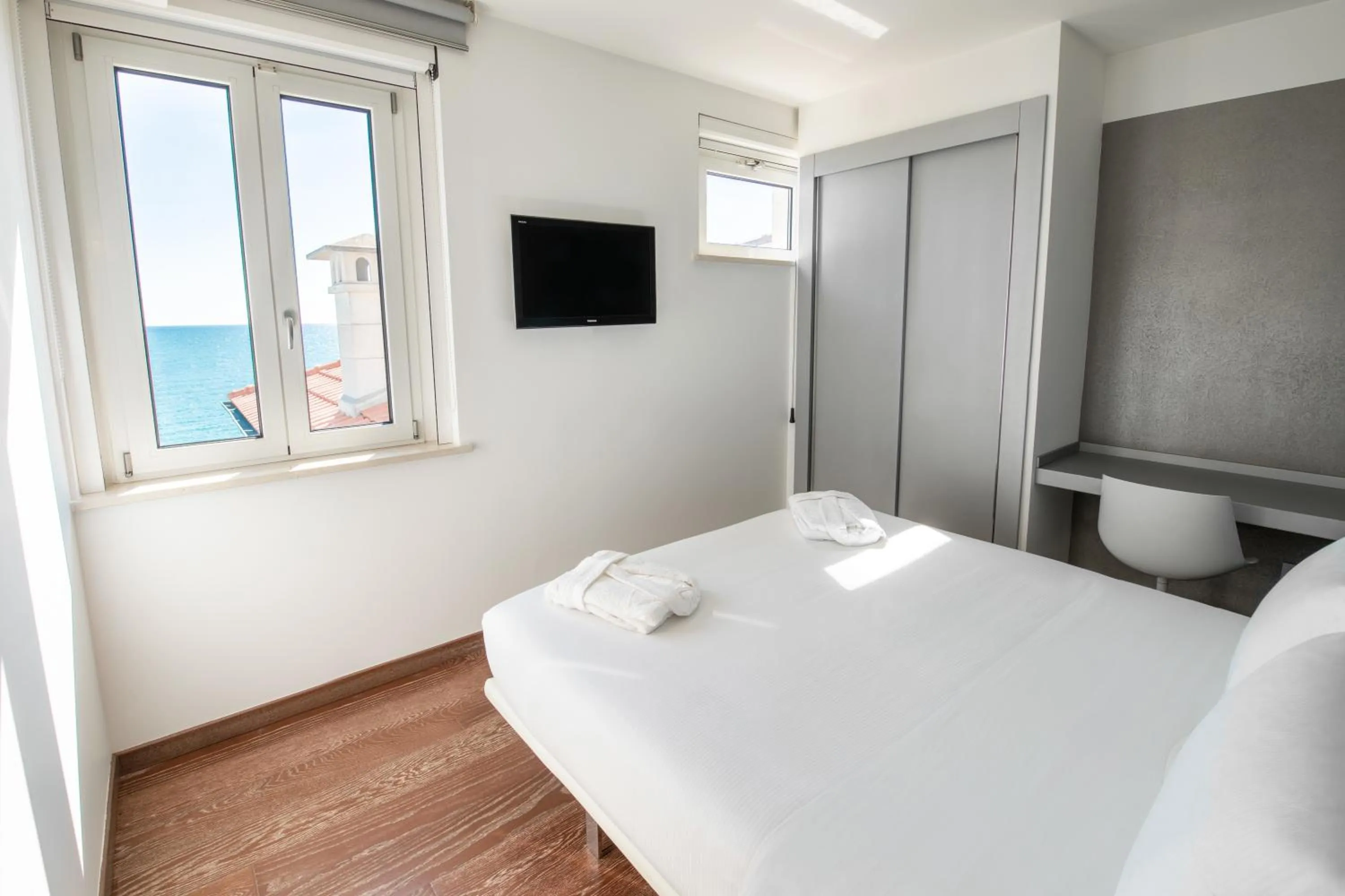 Bedroom, Bed in Life Hotel Seaview & Spa