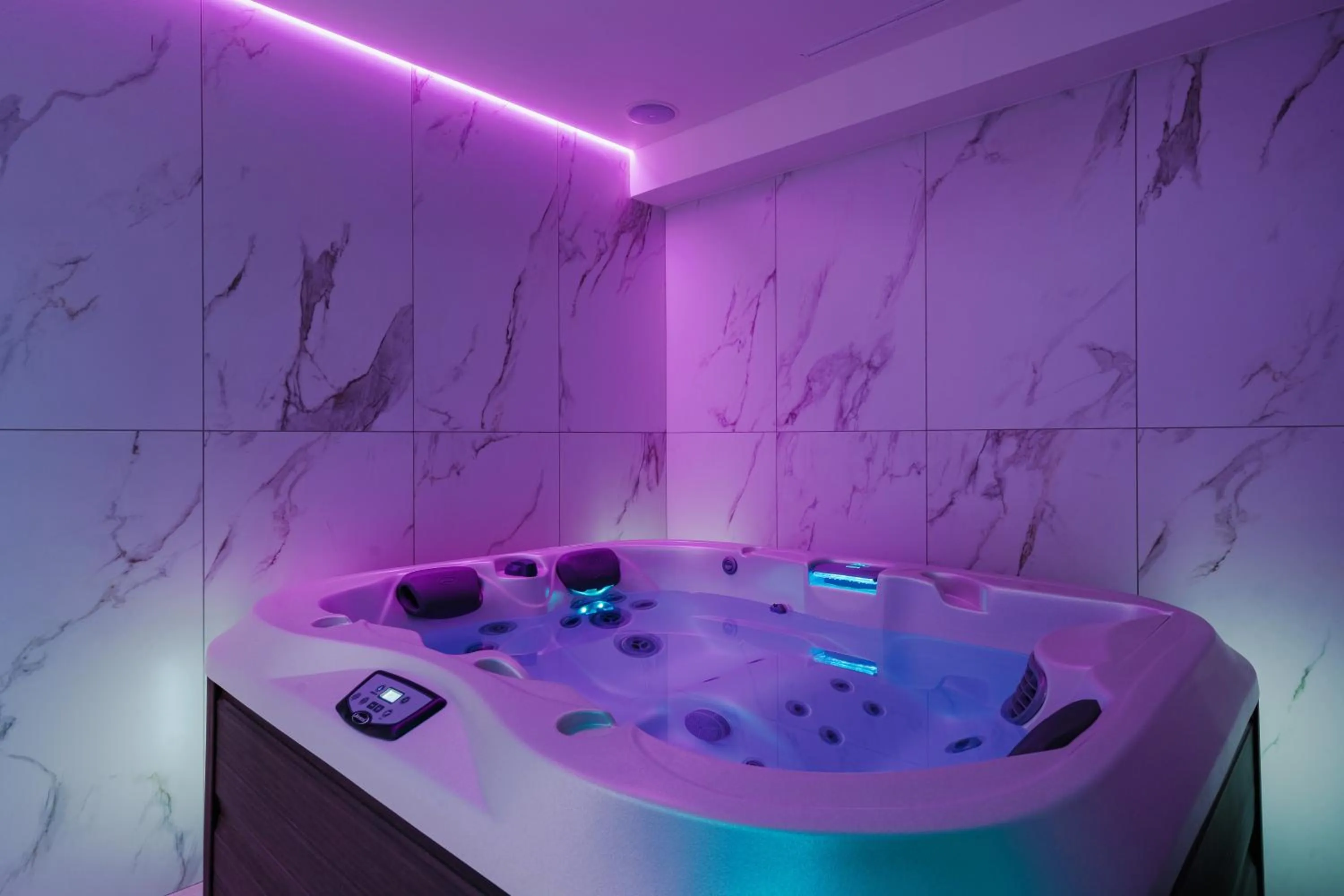 Hot Tub in Life Hotel Seaview & Spa