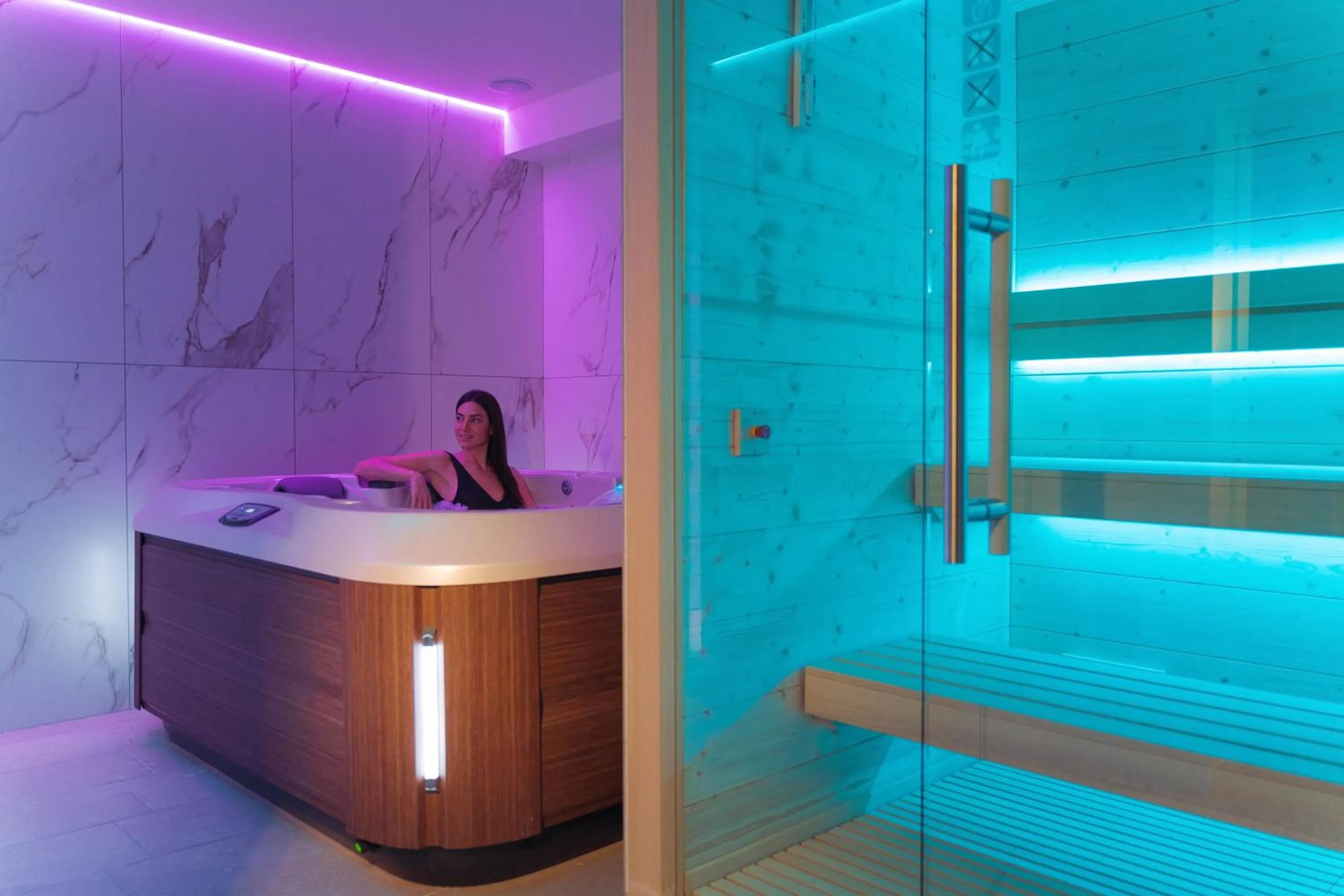 Hot Tub in Life Hotel Seaview & Spa