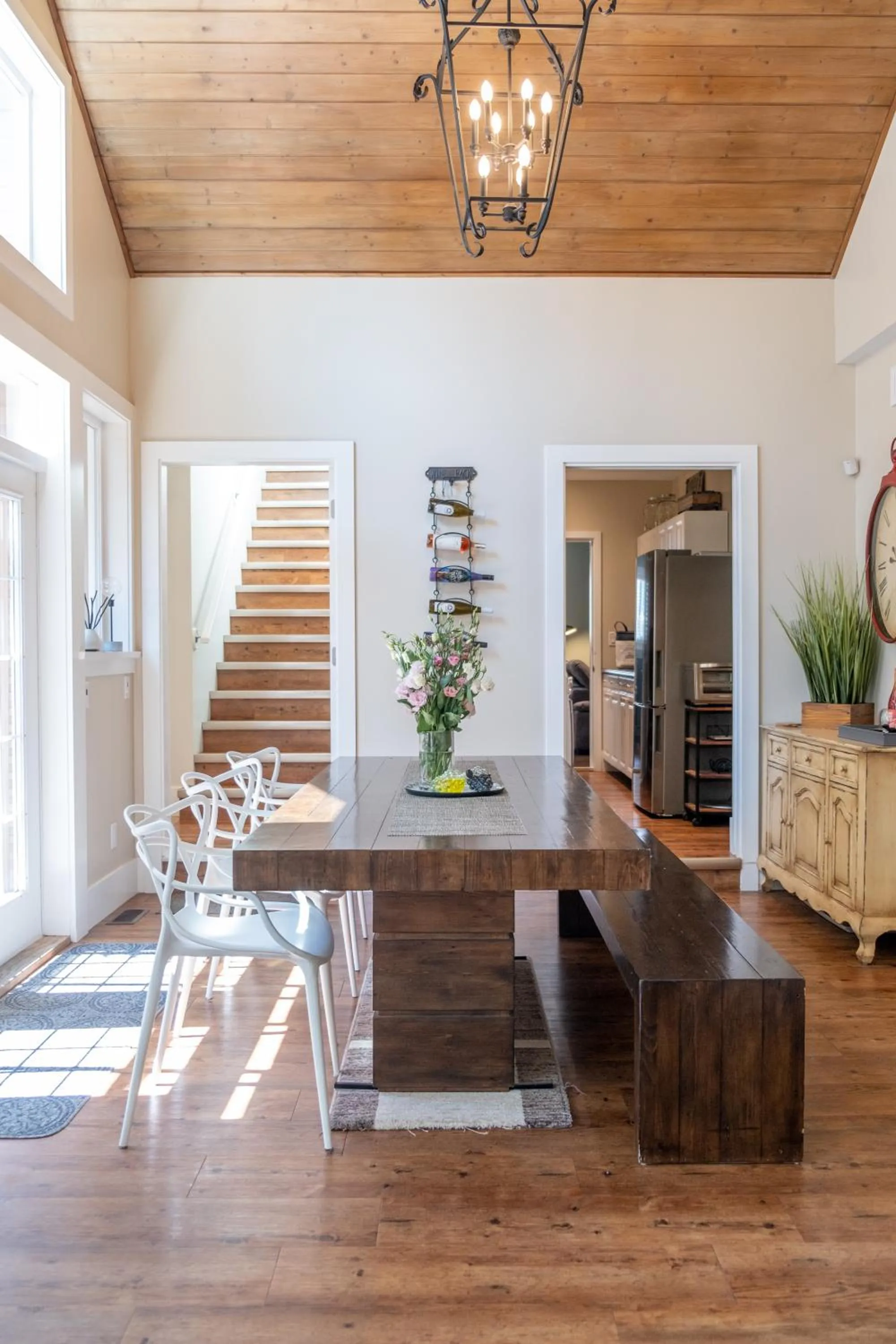 Dining area in Kelowna Bed & Breakfast - CHATHAM HOUSE