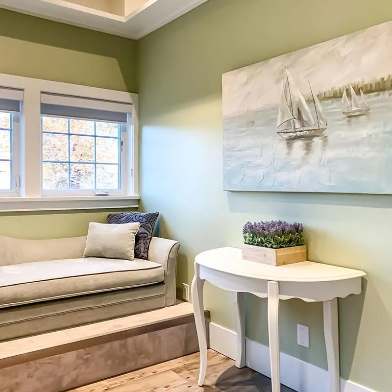 Property building in Kelowna Bed & Breakfast - CHATHAM HOUSE