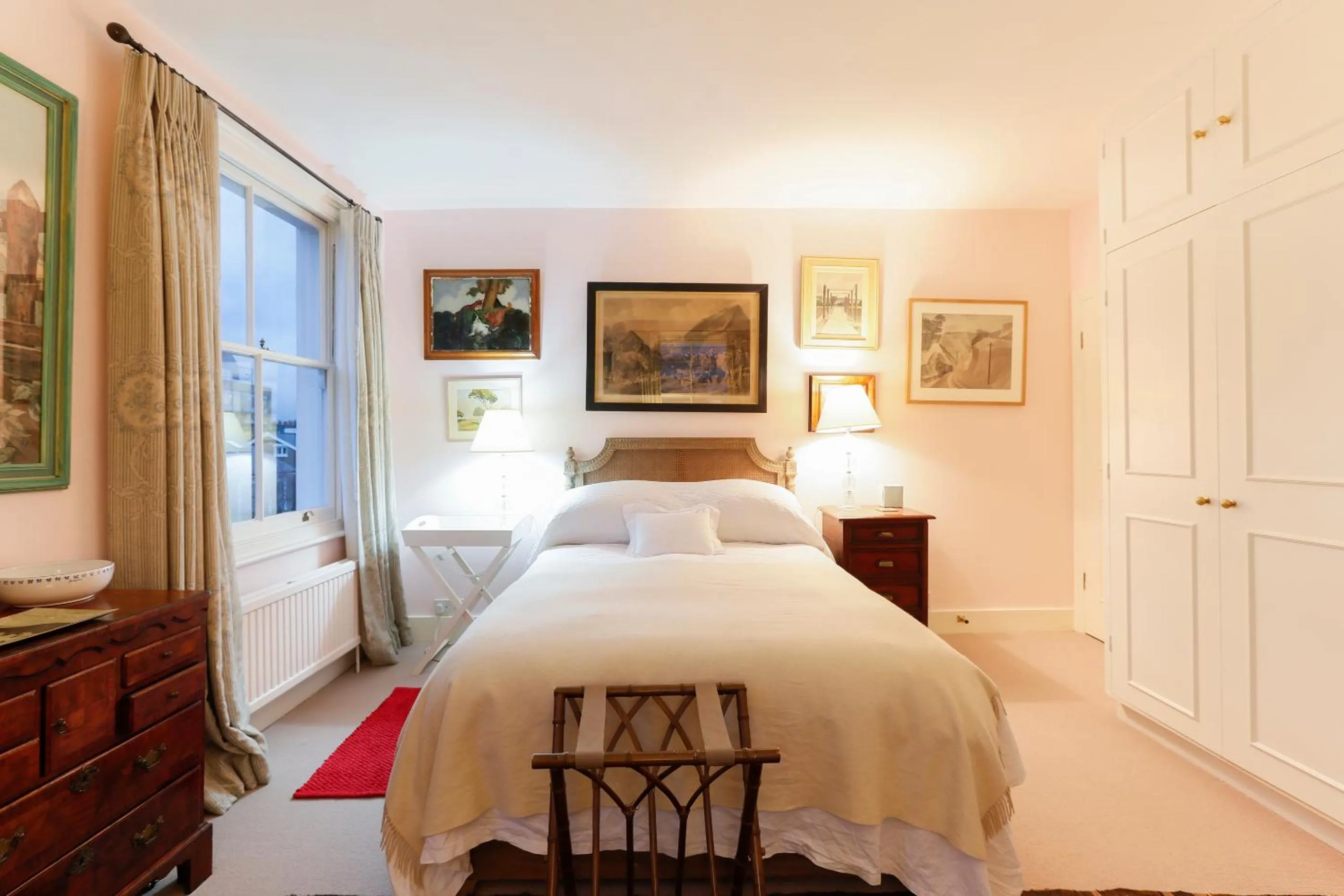 Bedroom, Bed in Attractive Chelsea apartment for four