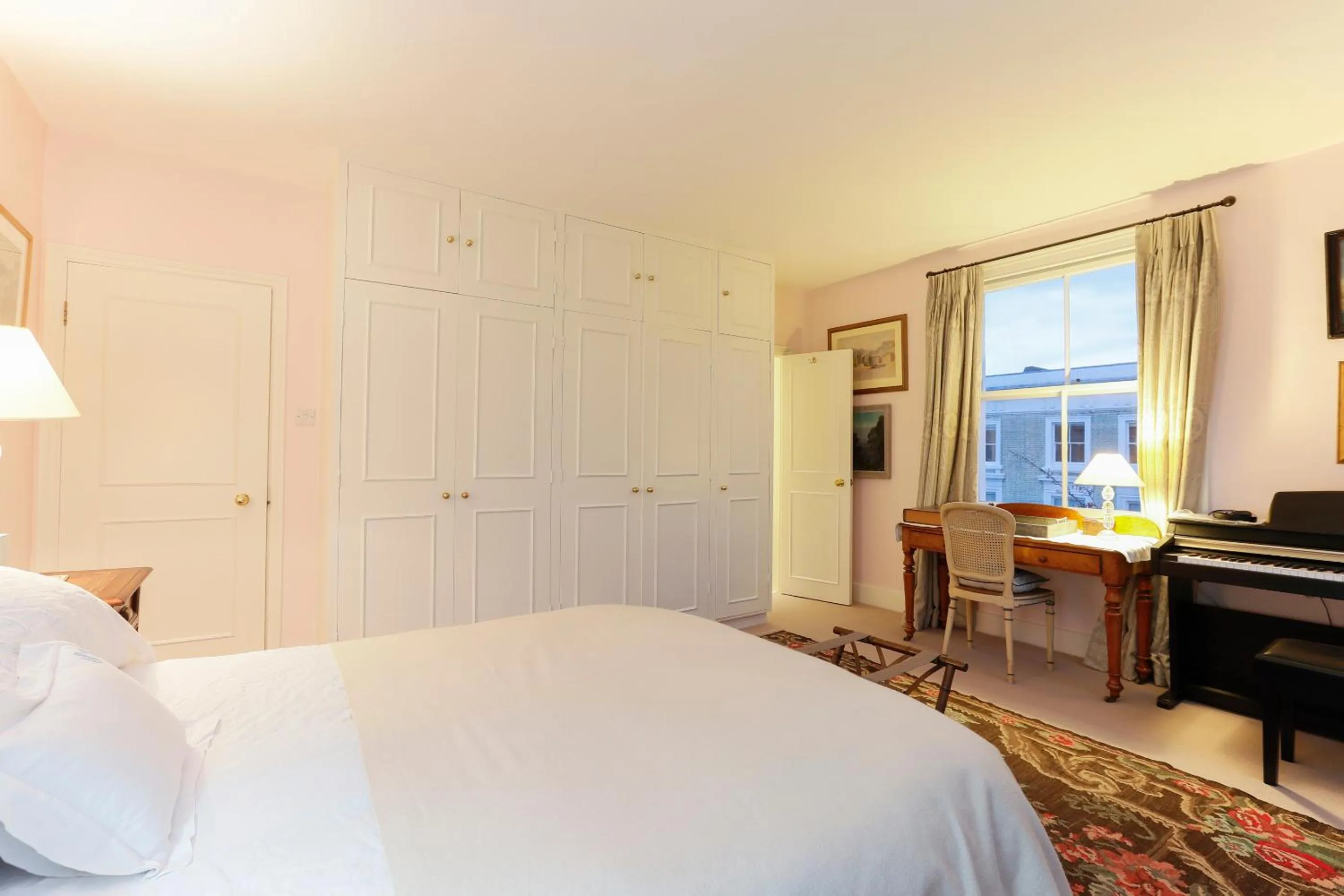 Bedroom, Bed in Attractive Chelsea apartment for four