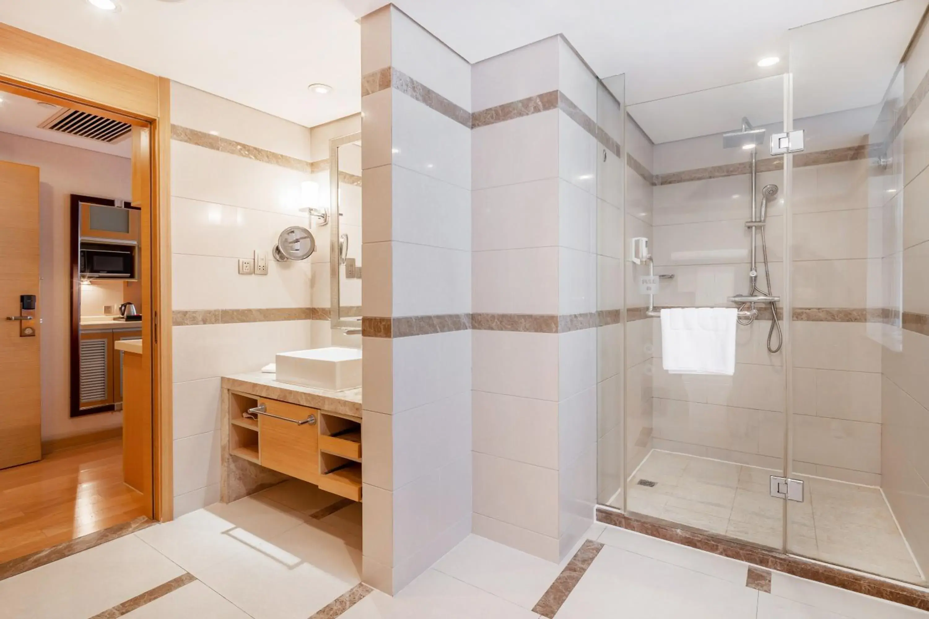 Superior Twin Room in Regal Plaza Hotel & Residence Superior Twin Room in Regal Plaza Hotel & Residence