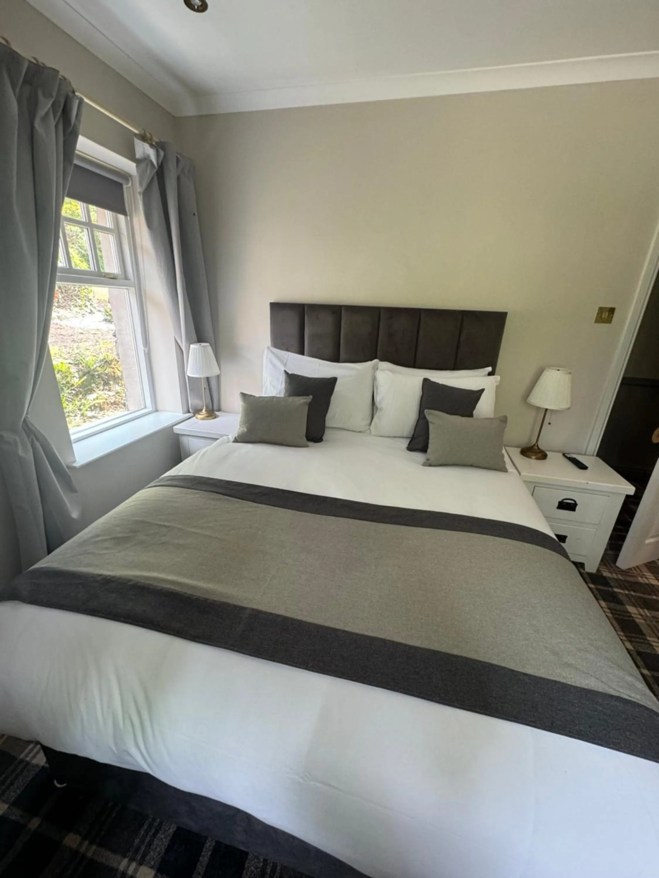 Cozy King Room in The Ryebeck Hotel