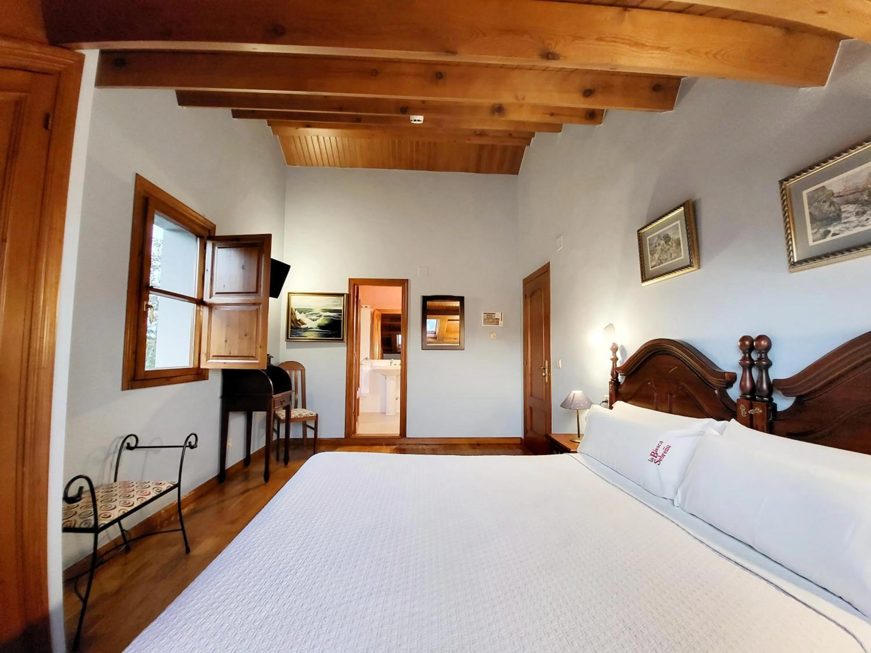 Bed in La Biesca Sebreñu