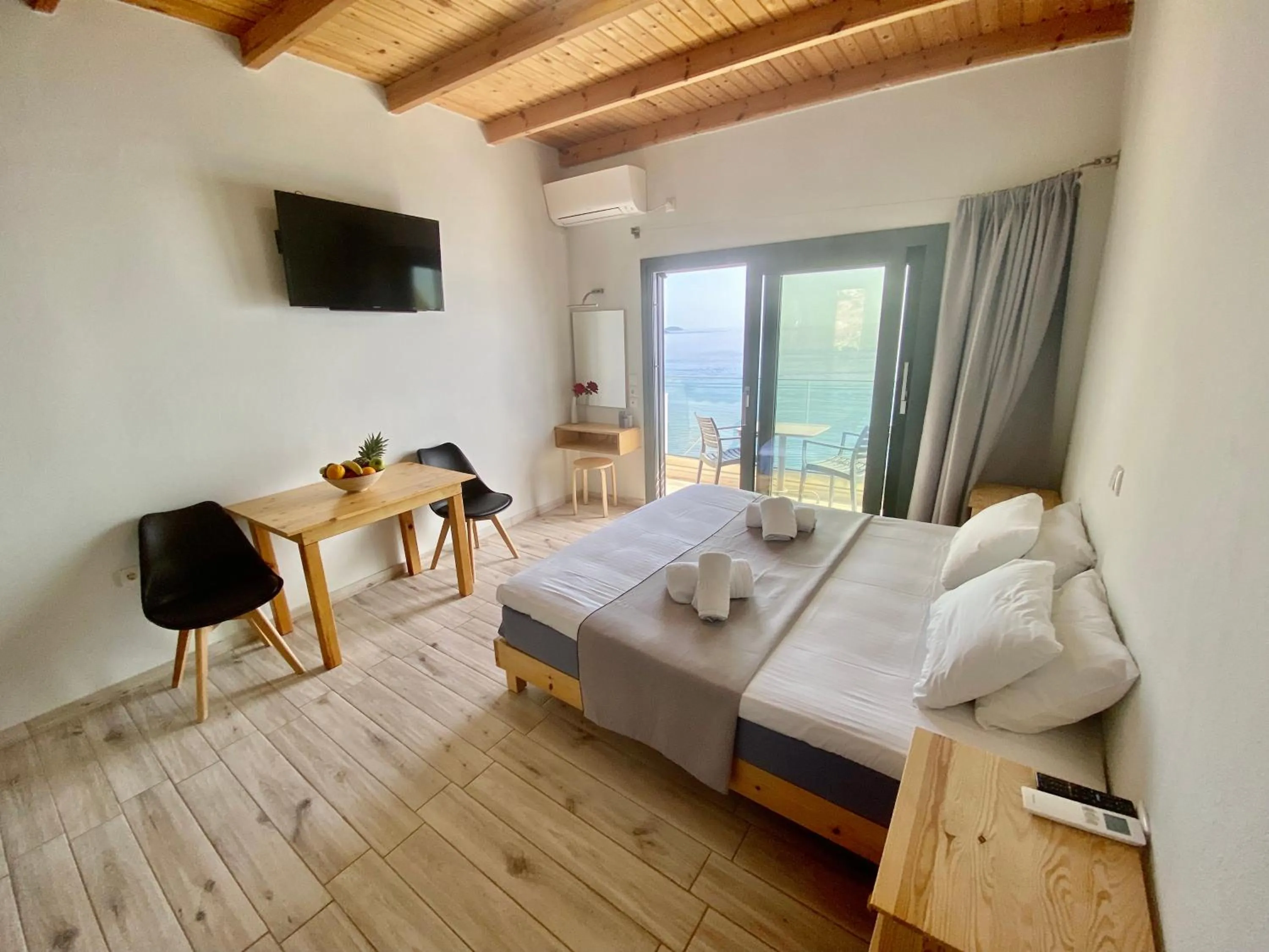 Bed in Ostria Apartments