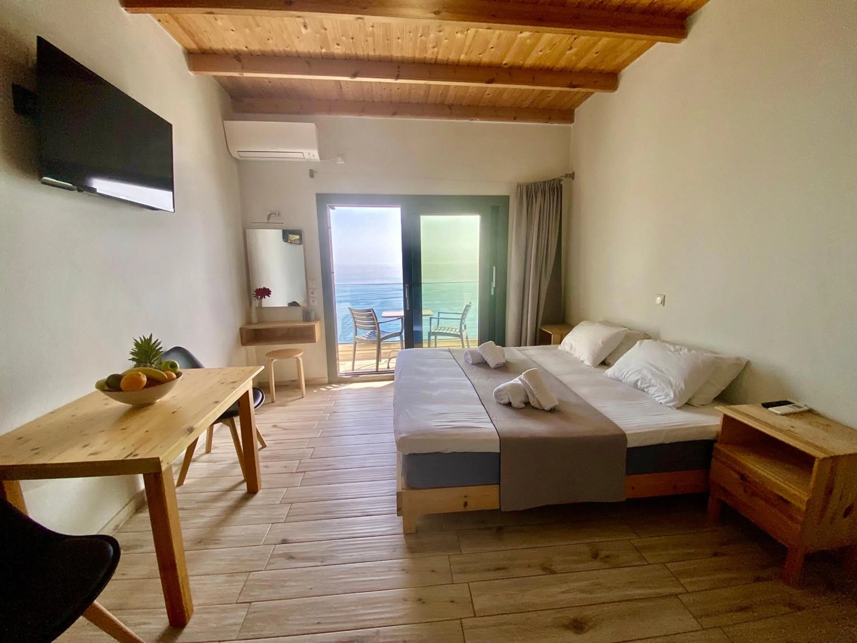 Bed in Ostria Apartments