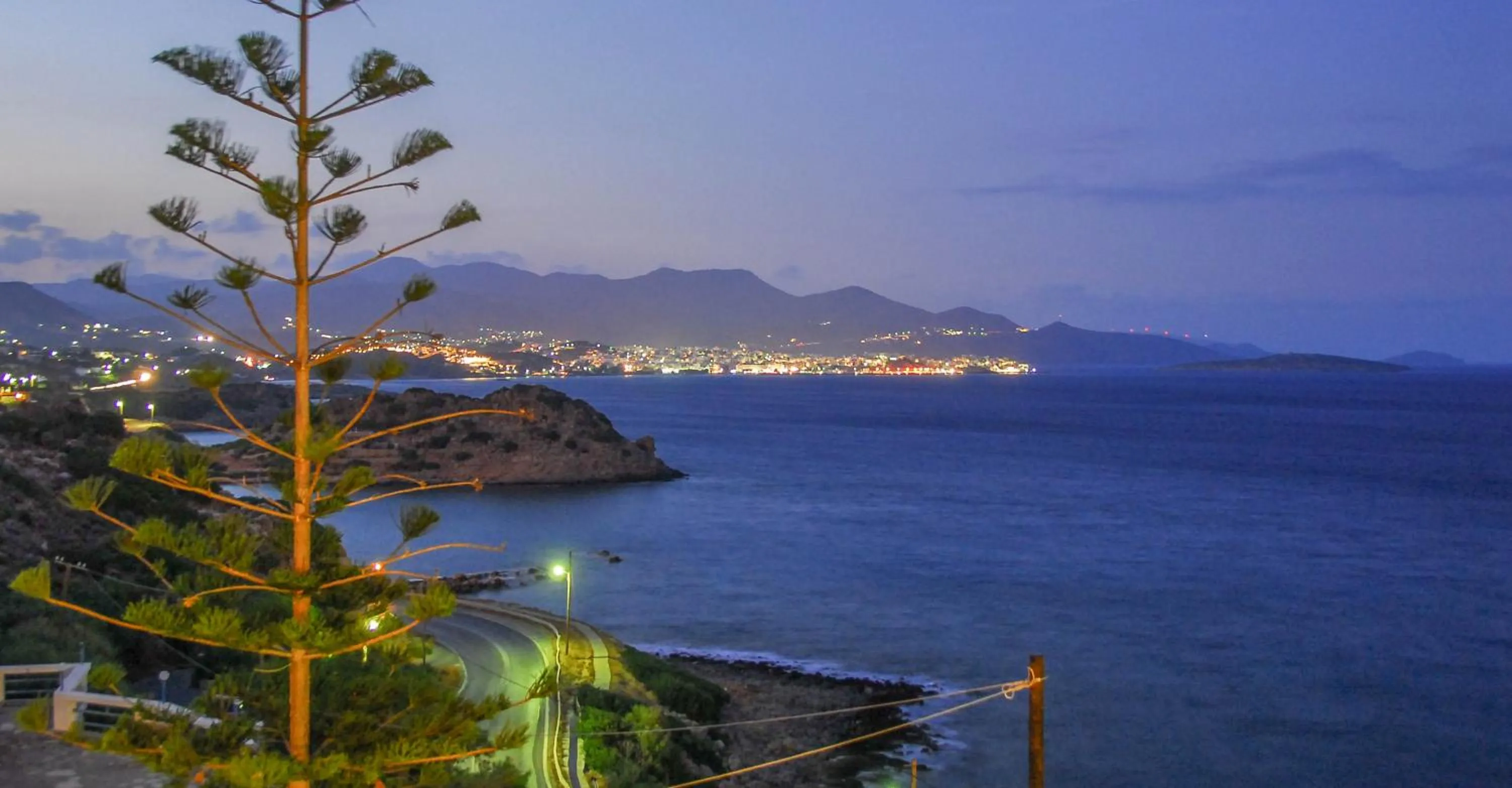 Night in Ostria Apartments