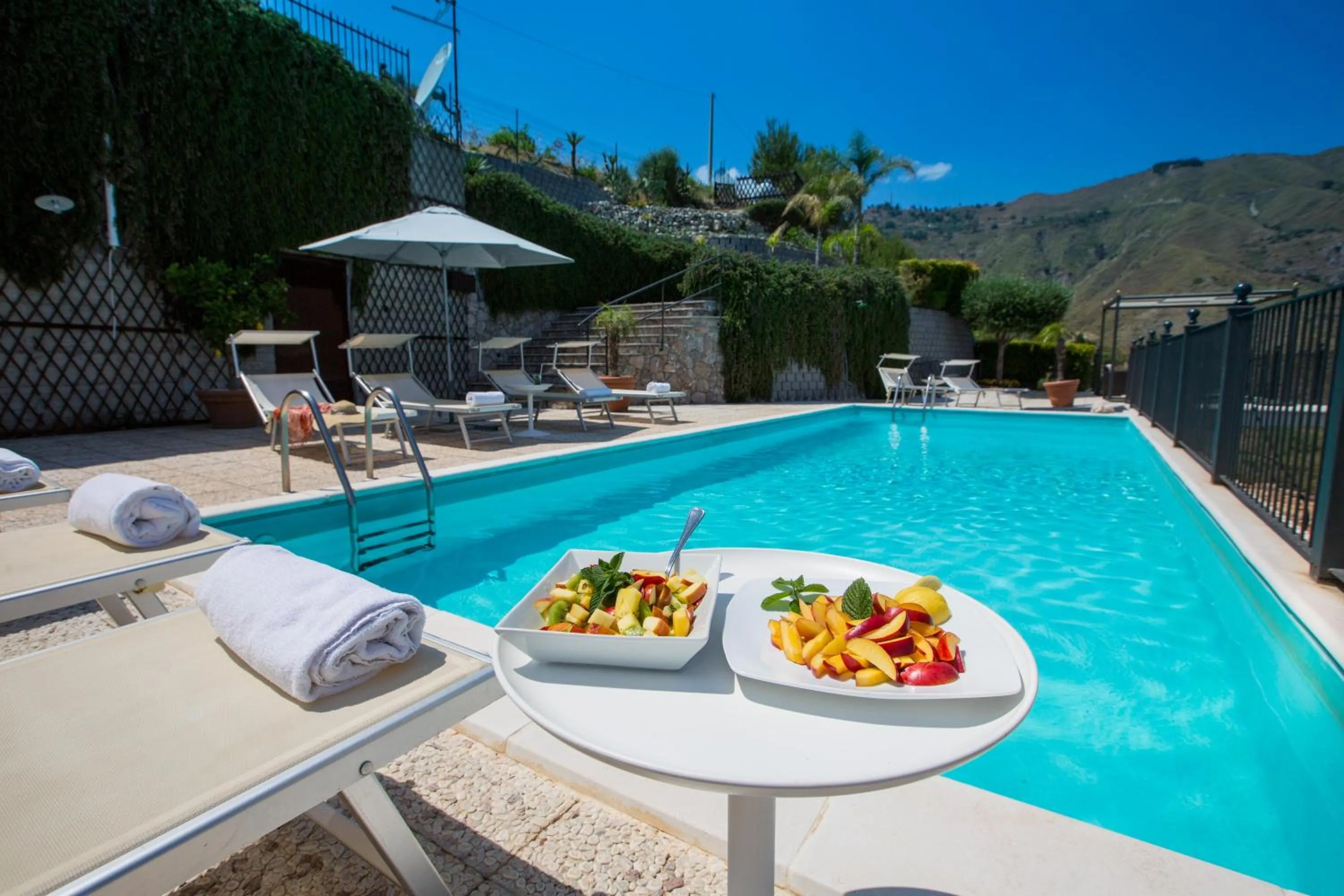 Swimming pool in Casale Di Caterina