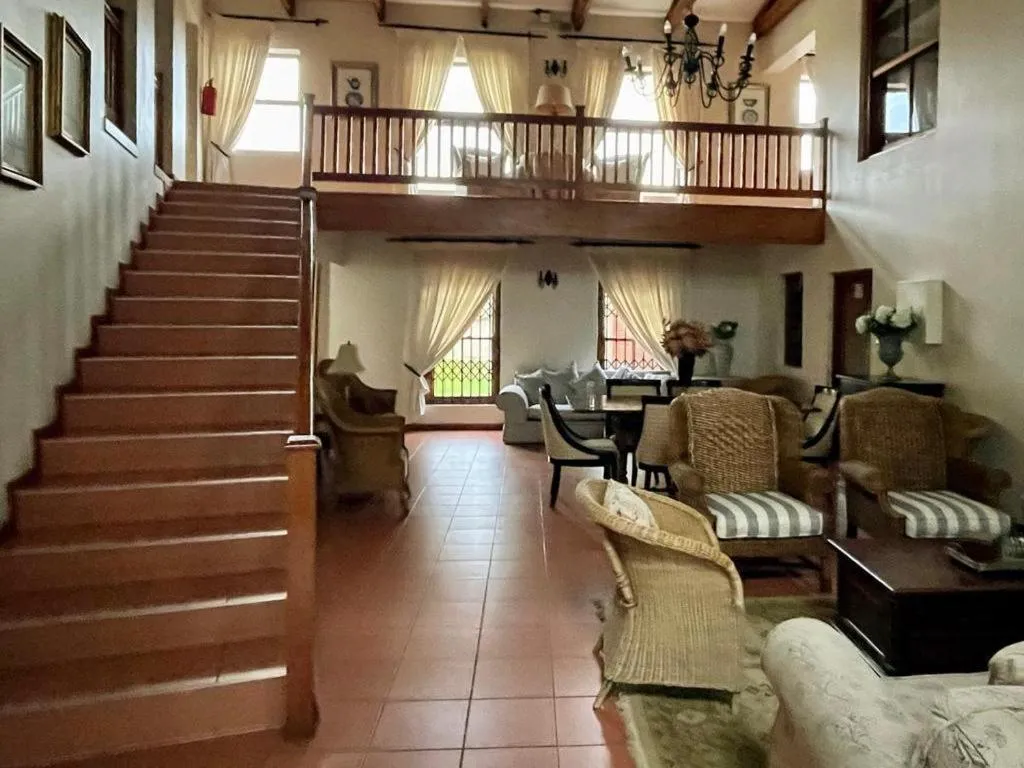 Living room in Hole In One