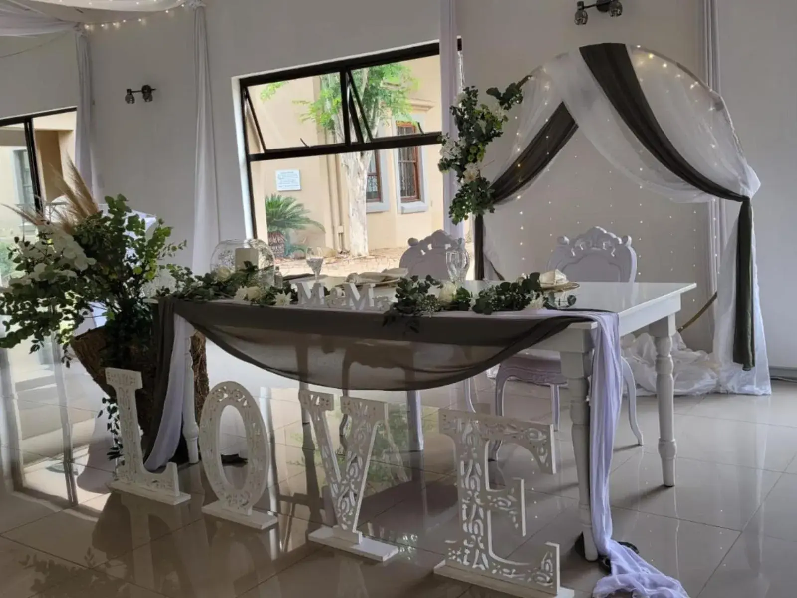 Decorative detail in Hole In One Decorative detail in Hole In One