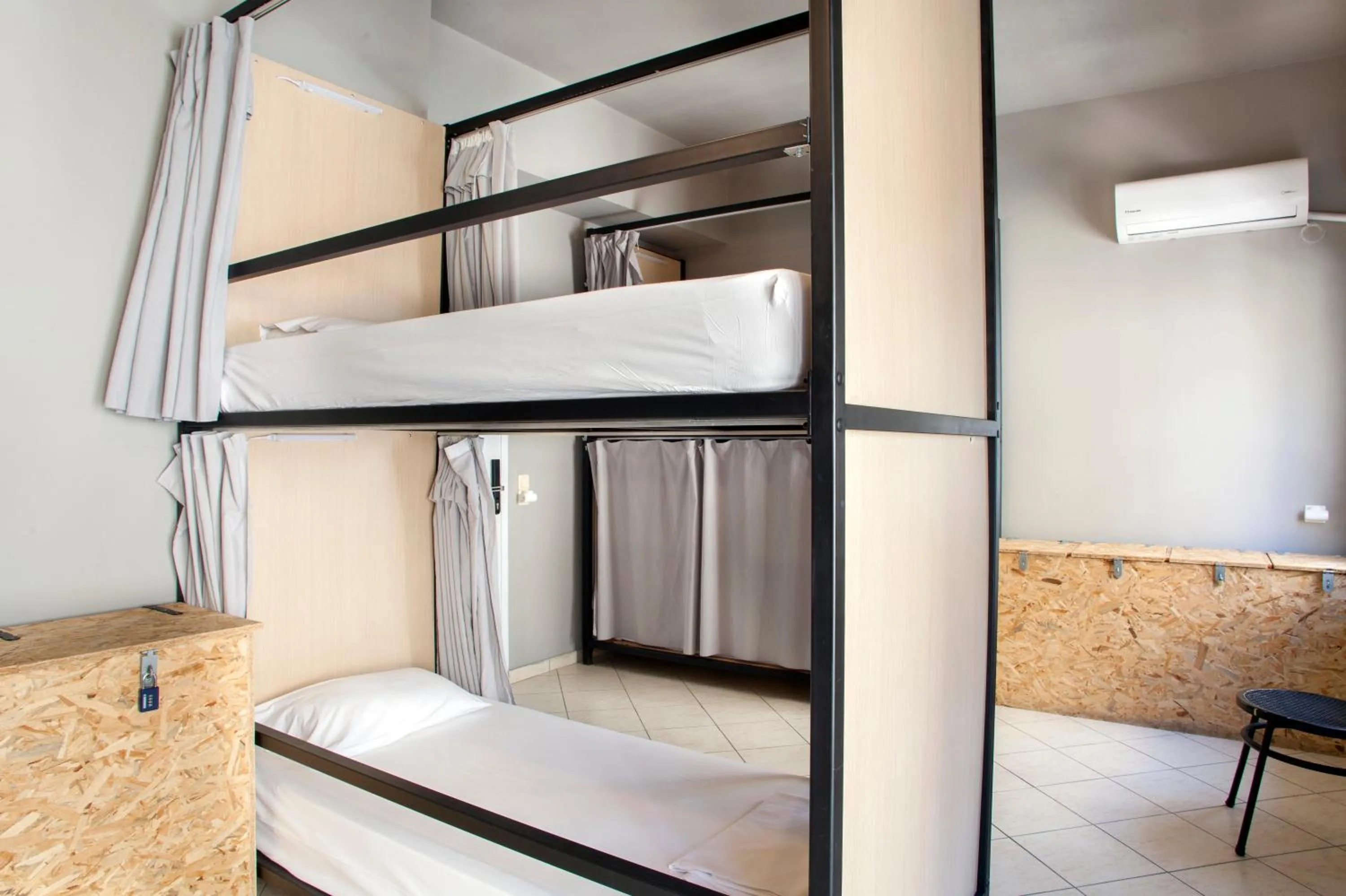 bunk bed, Bed in So Young Hostel