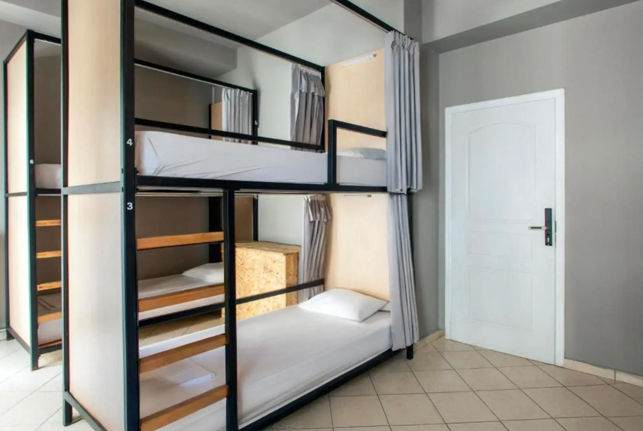 Bed in 6-Bed Mixed Dormitory Room in So Young Hostel Bed in 6-Bed Mixed Dormitory Room in So Young Hostel