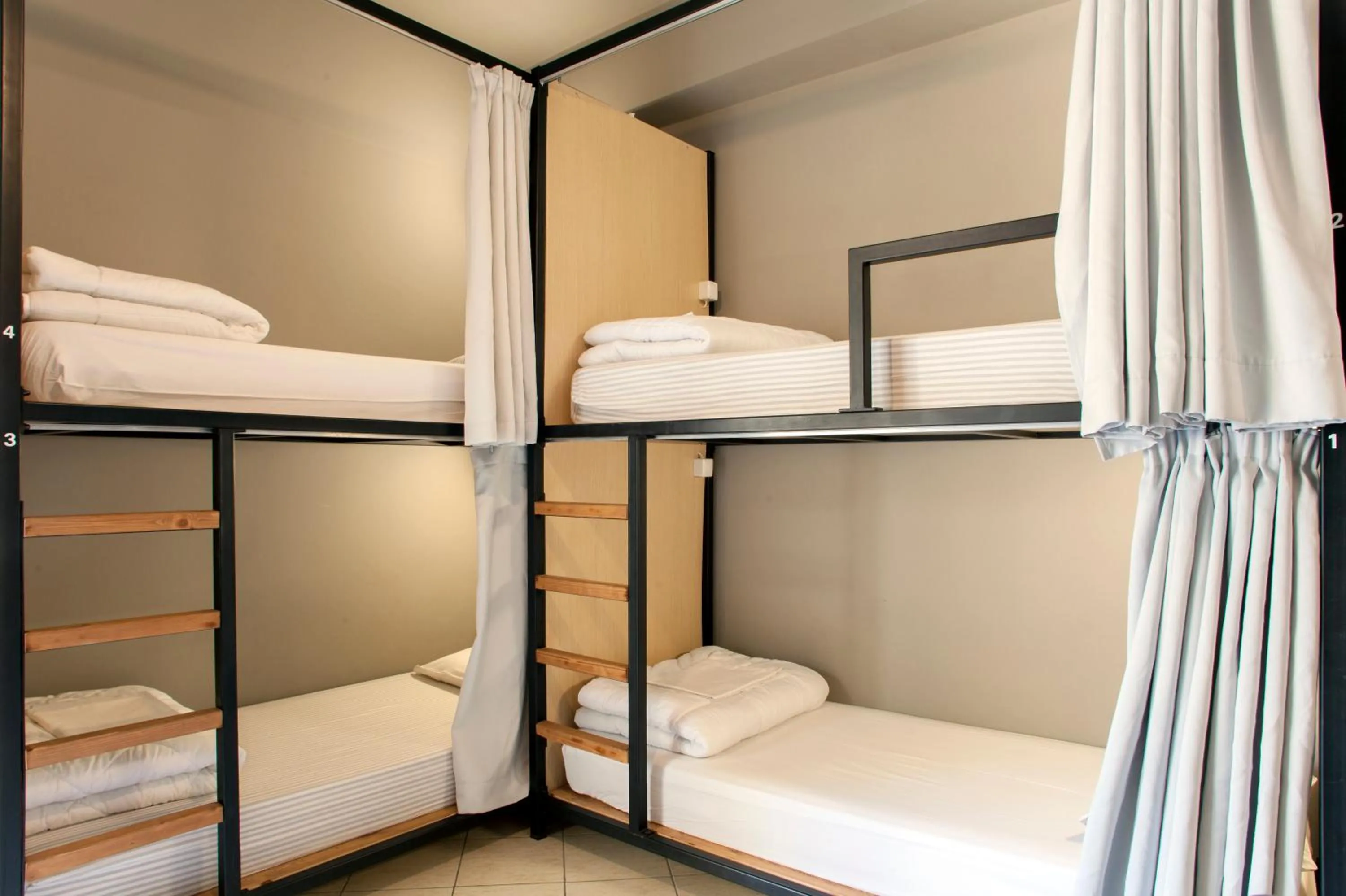 bunk bed, Bed in So Young Hostel