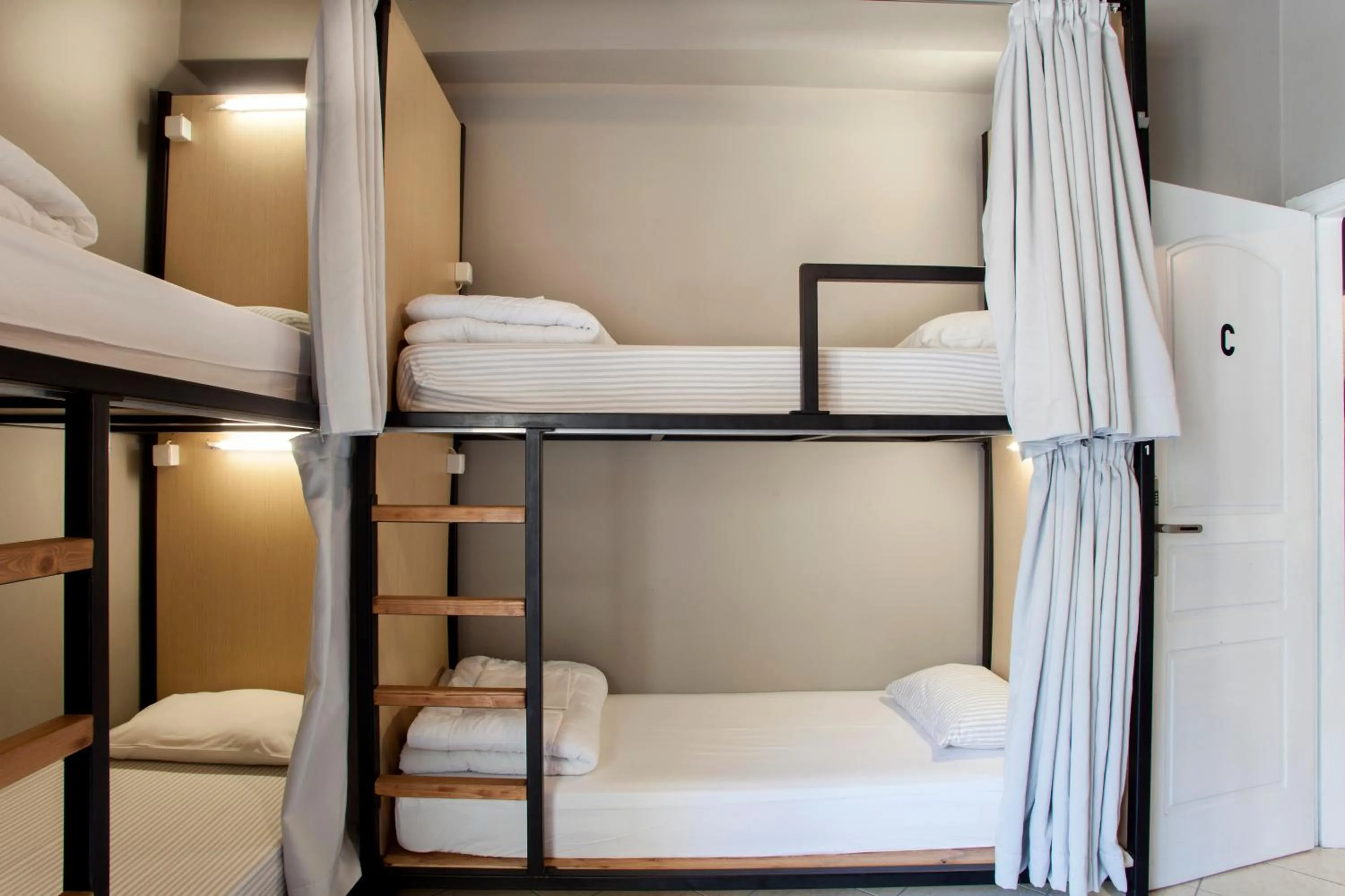 bunk bed, Bed in So Young Hostel