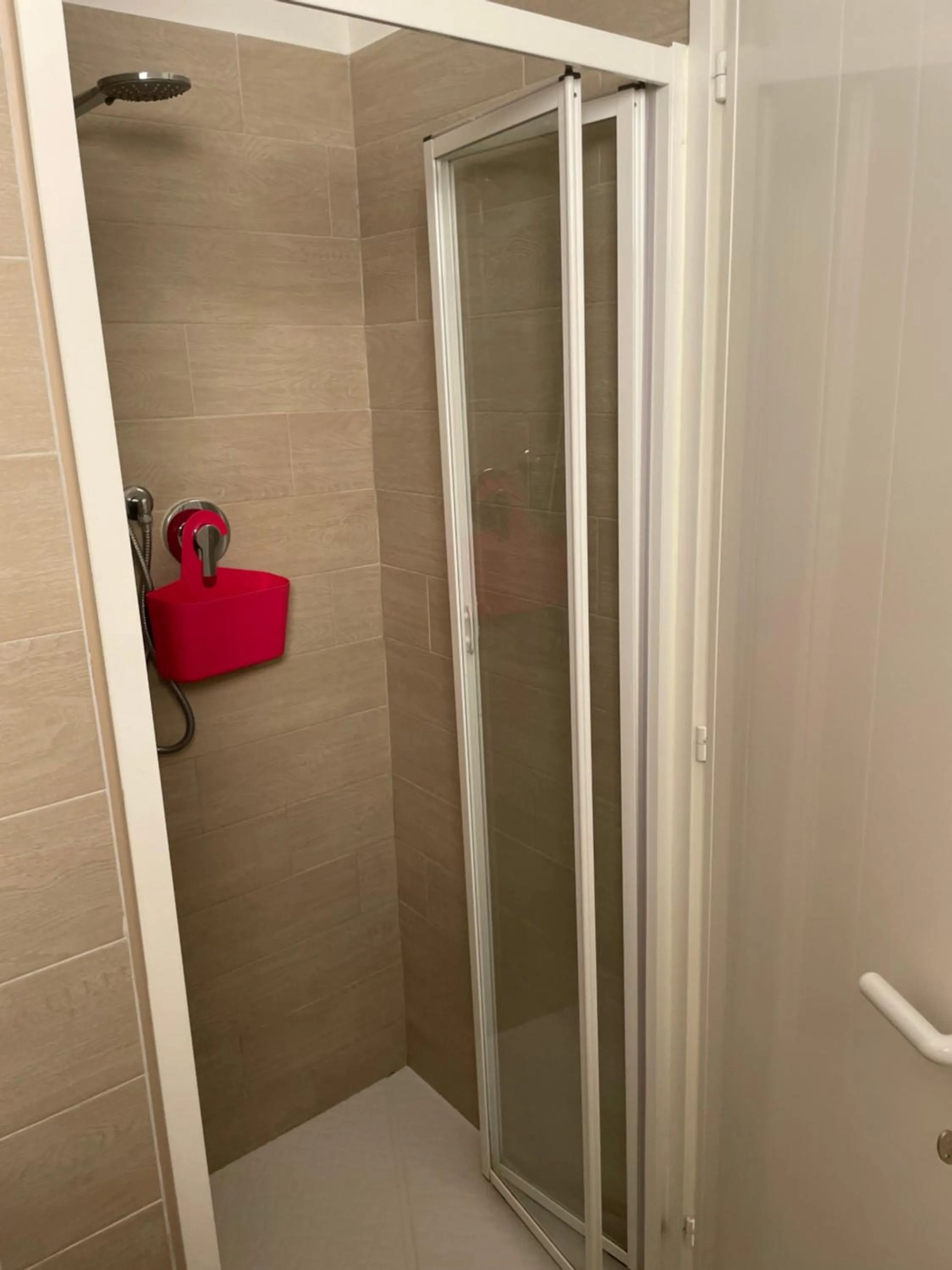 Shower in Hotel Barbiani