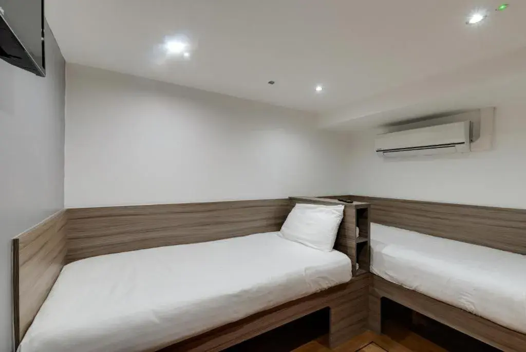 Economy Twin Pod Room without Window in Print Works Hotel Economy Twin Pod Room without Window in Print Works Hotel