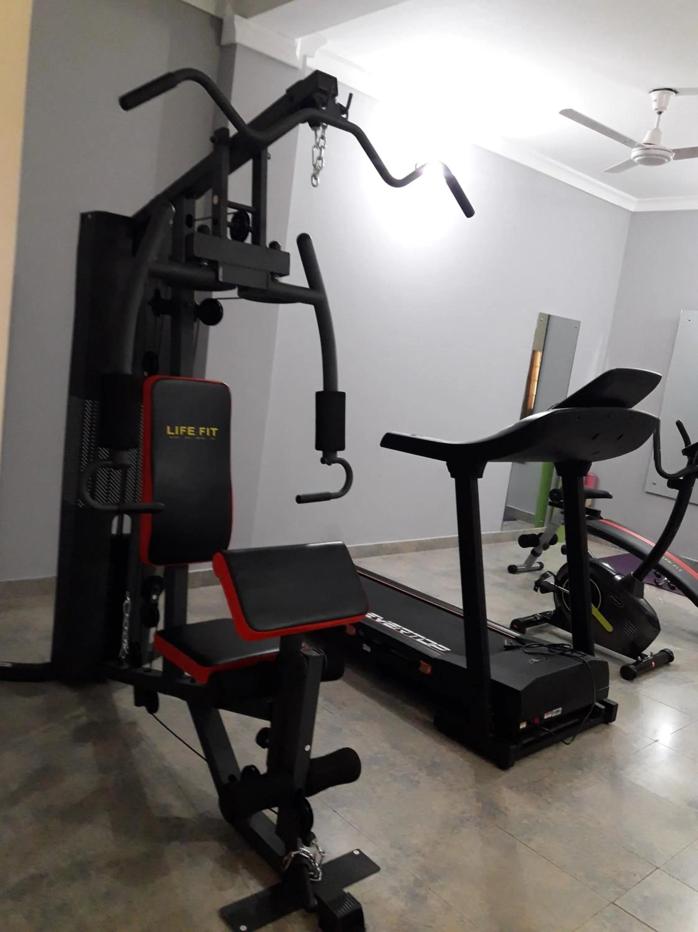 Fitness centre/facilities in Restinn Hotel