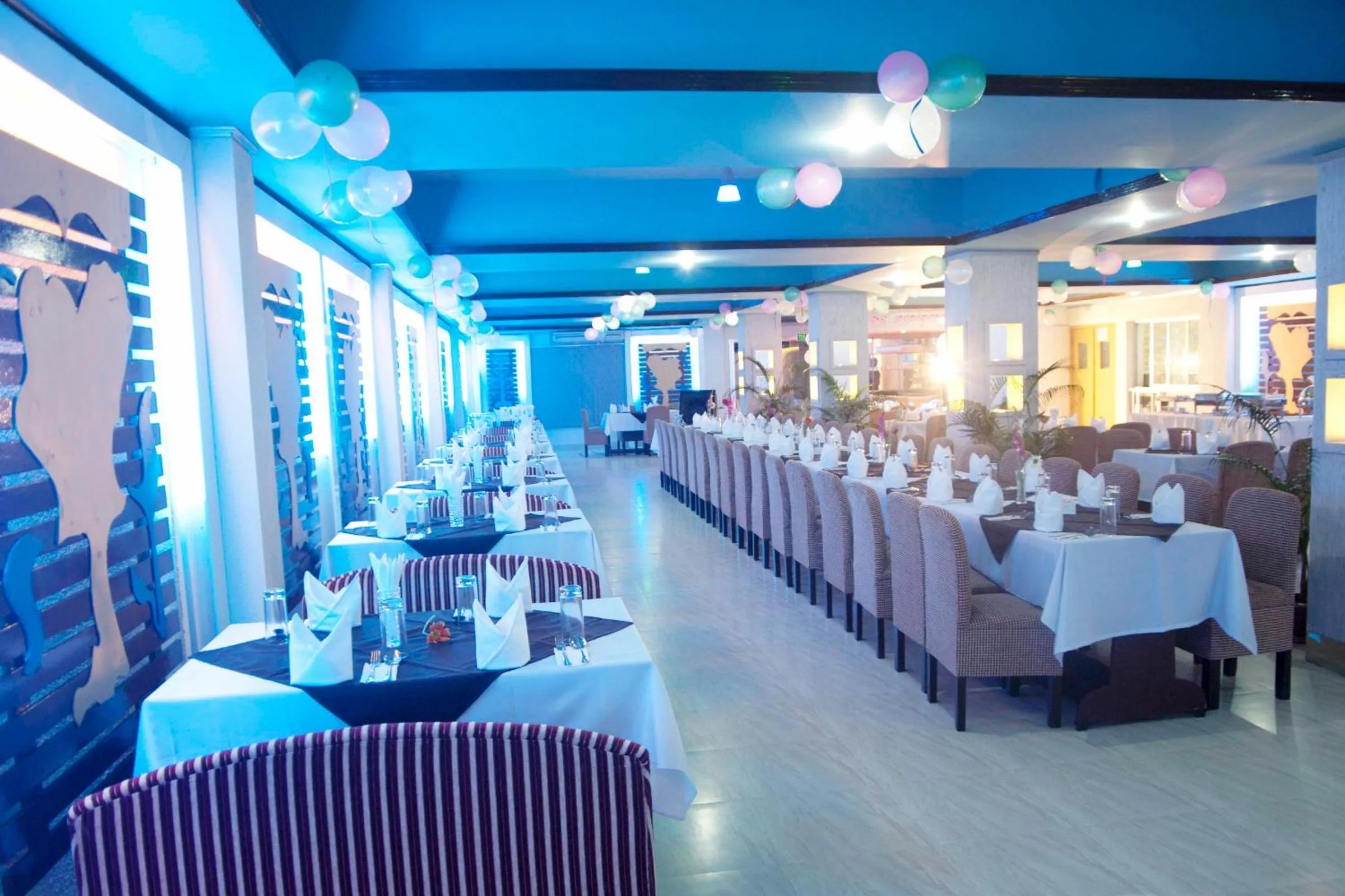 Restaurant/places to eat in Restinn Hotel