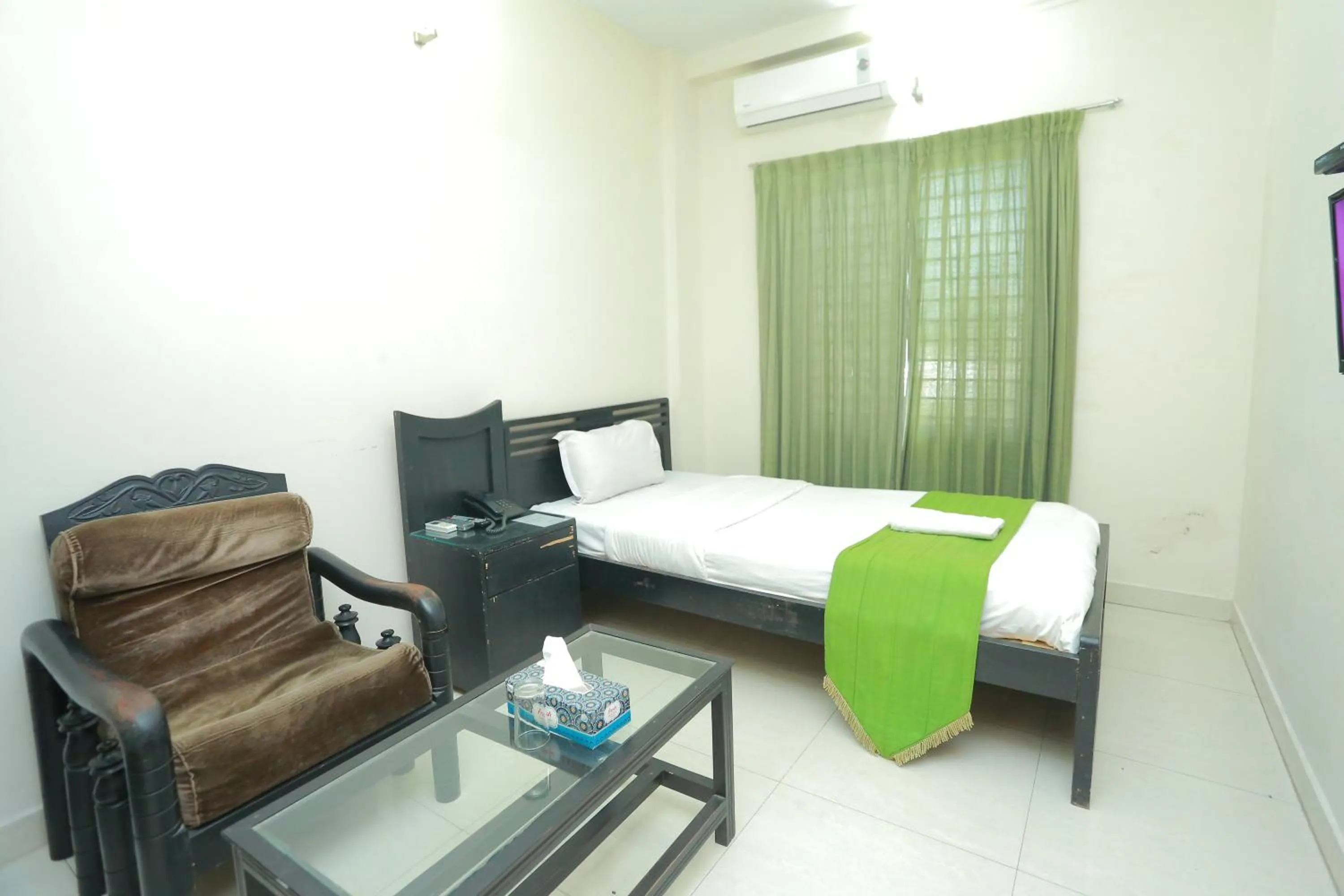 Restaurant/places to eat, Bed in Restinn Hotel