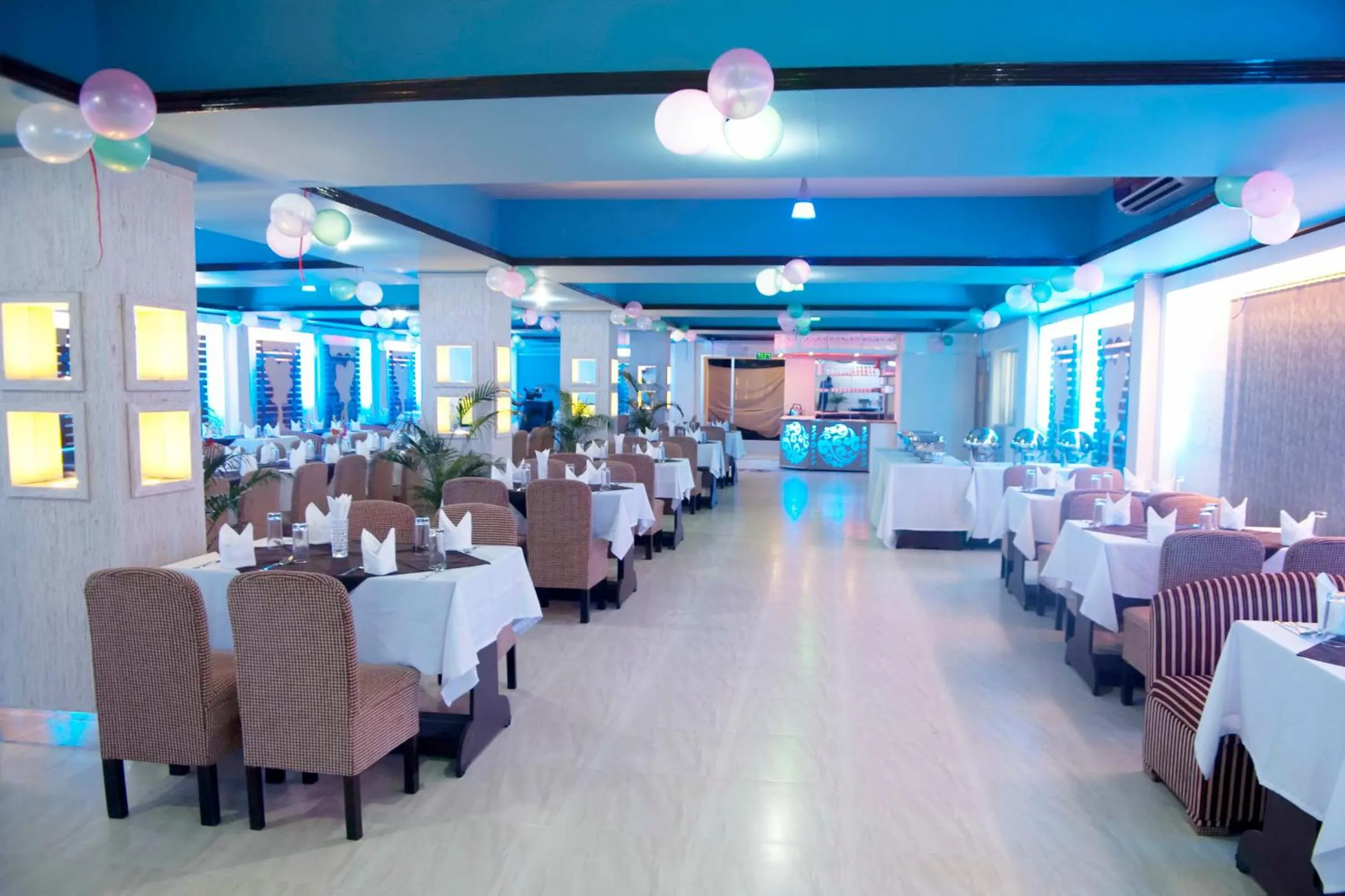 Restaurant/places to eat in Restinn Hotel