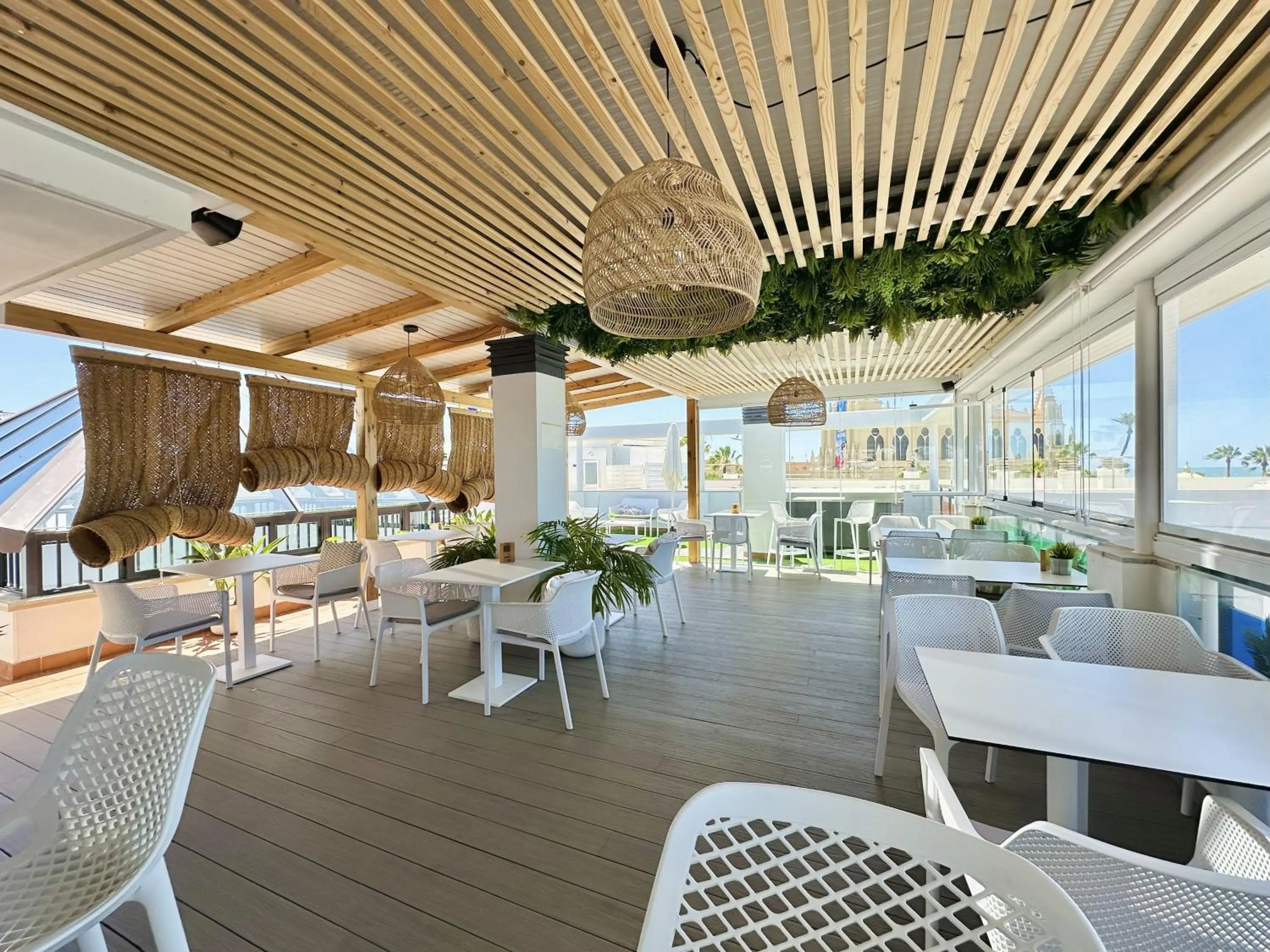 Restaurant/places to eat in Hotel Apartamentos Marina Luz