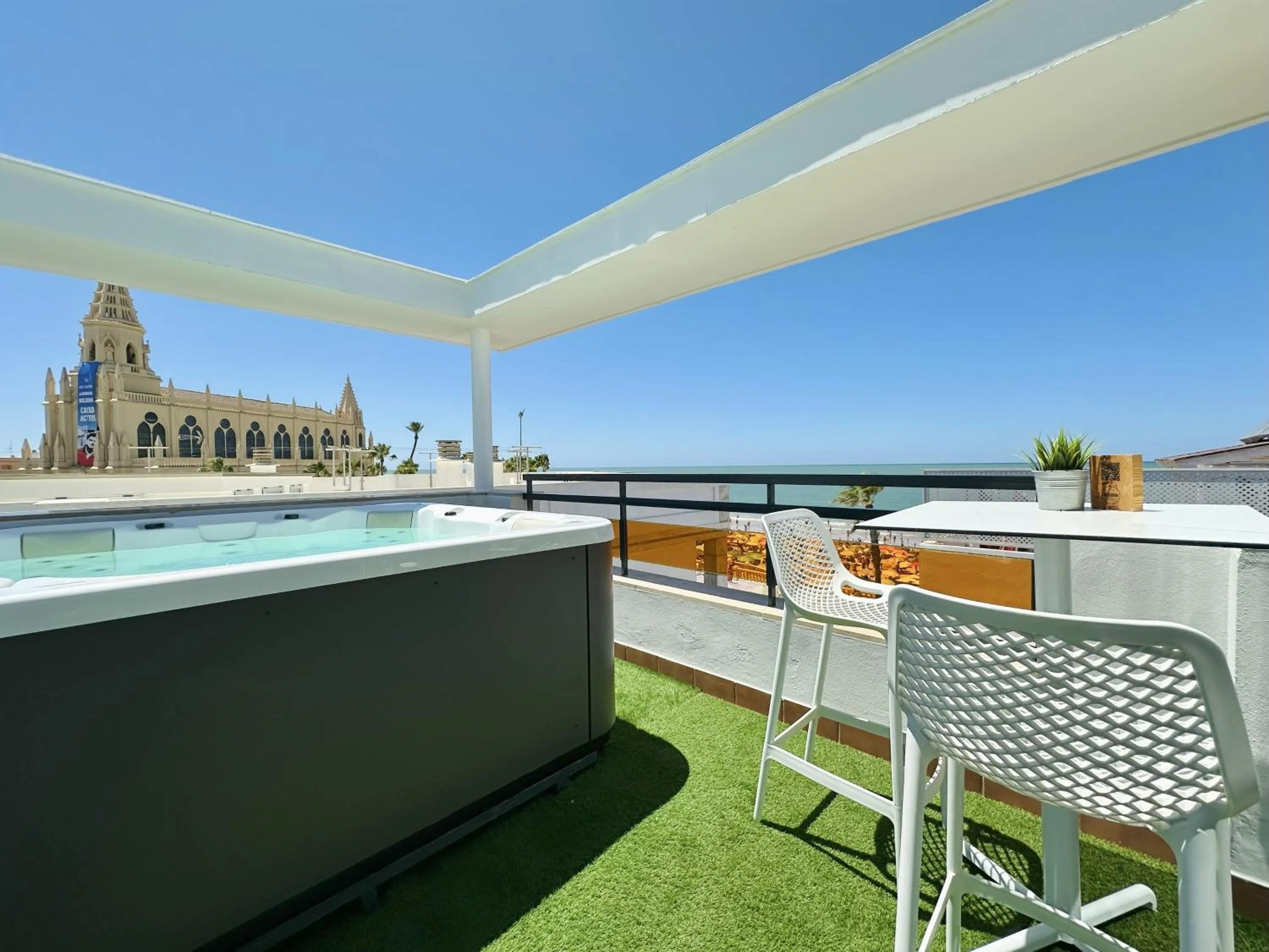 Hot Tub in Hotel Apartamentos Marina Luz