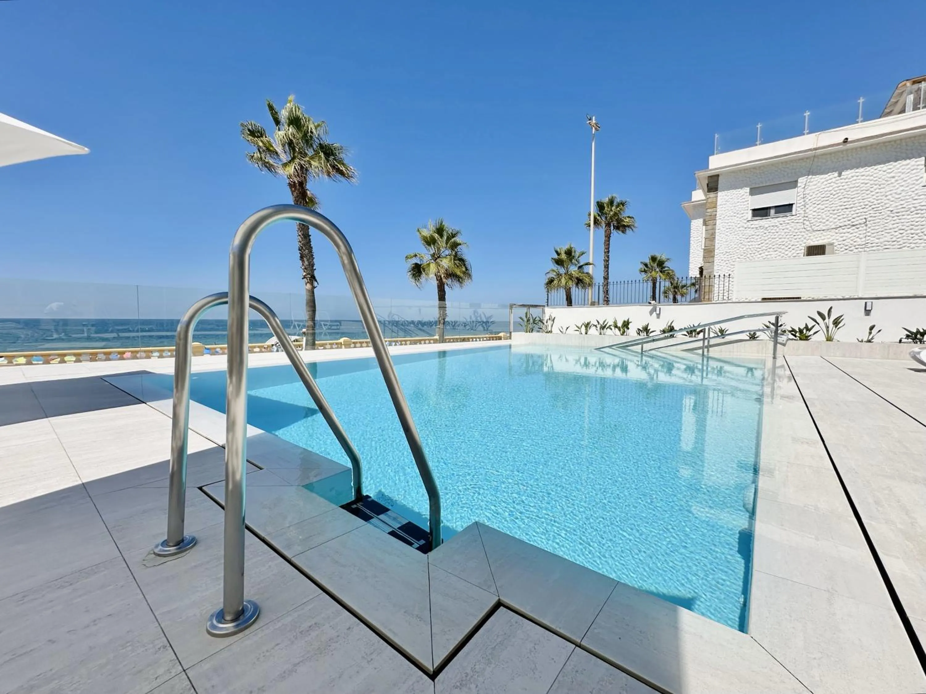 Pool view in Hotel Apartamentos Marina Luz